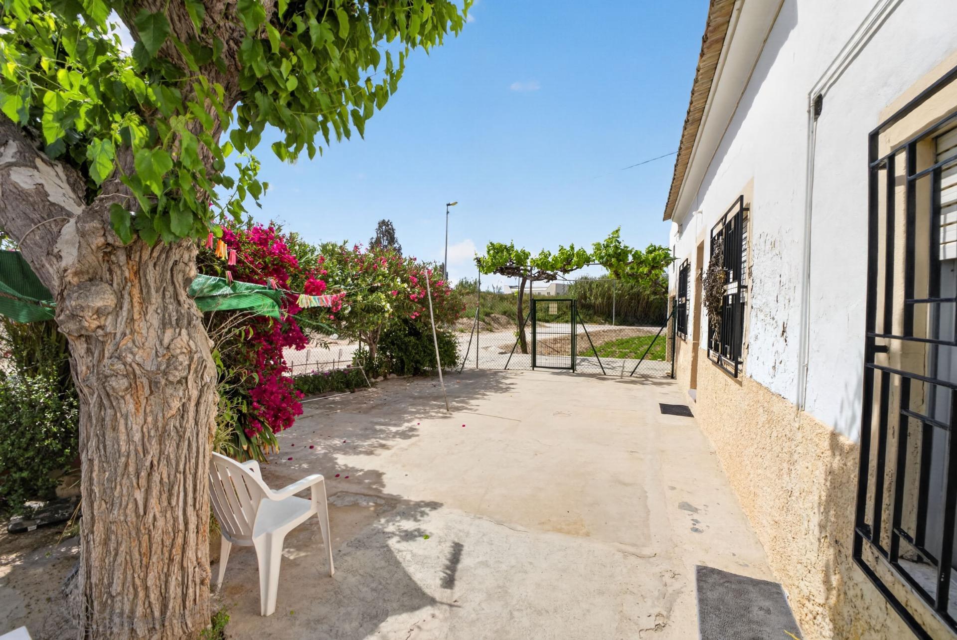 For sale - 3 Bedroom 1 Bathroom Country House in Torremendo - Desamparados-hurchillo-torremendo  - Alicante