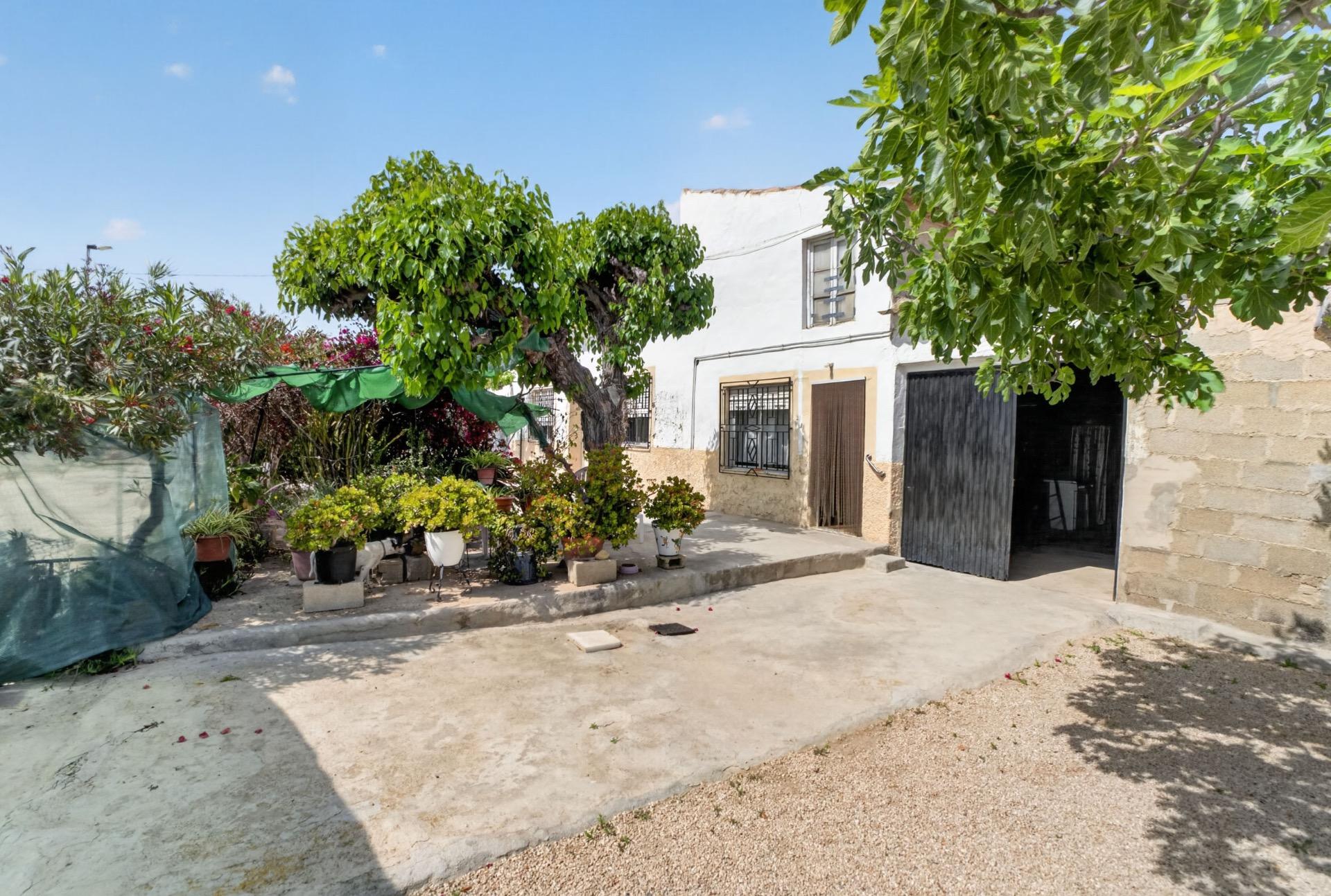 For sale - 3 Bedroom 1 Bathroom Country House in Torremendo - Desamparados-hurchillo-torremendo  - Alicante