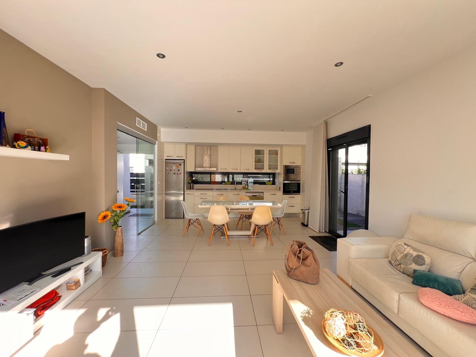 For sale - 3 Bedroom 2 Bathroom Villa in Orihuela Costa - Lomas De Cabo Roig  - Alicante