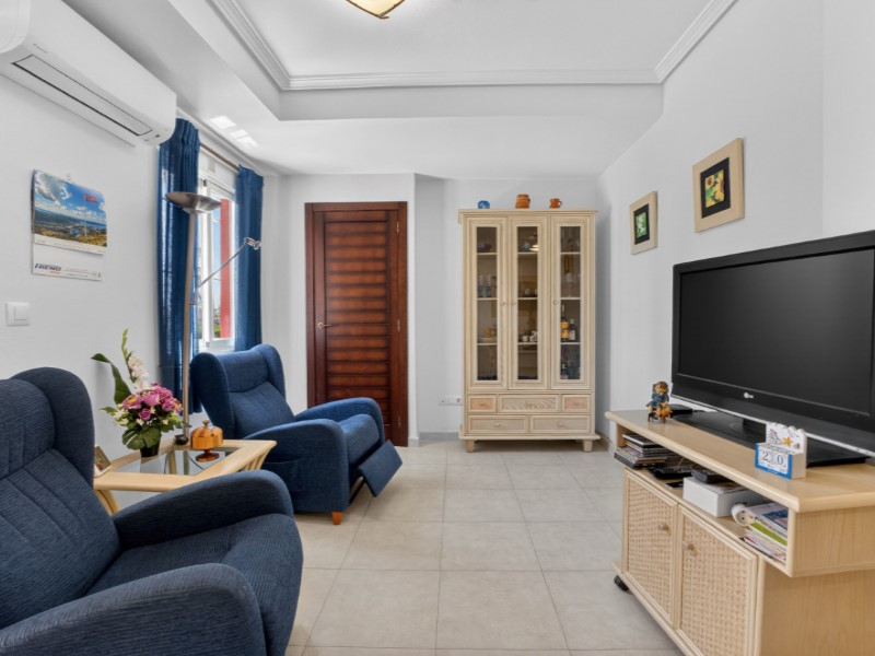 For sale - 4 Bedroom 3 Bathroom Town House in Torrevieja - Costa Blanca  - Alicante