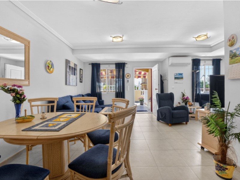 For sale - 4 Bedroom 3 Bathroom Town House in Torrevieja - Costa Blanca  - Alicante