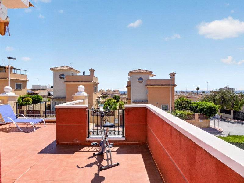 For sale - 4 Bedroom 3 Bathroom Town House in Torrevieja - Costa Blanca  - Alicante