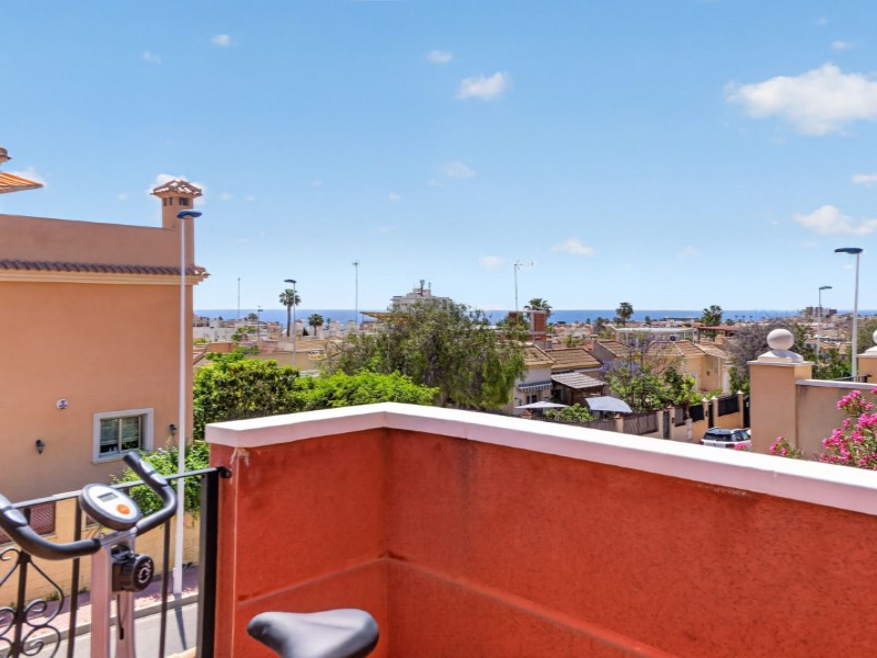 For sale - 4 Bedroom 3 Bathroom Town House in Torrevieja - Costa Blanca  - Alicante