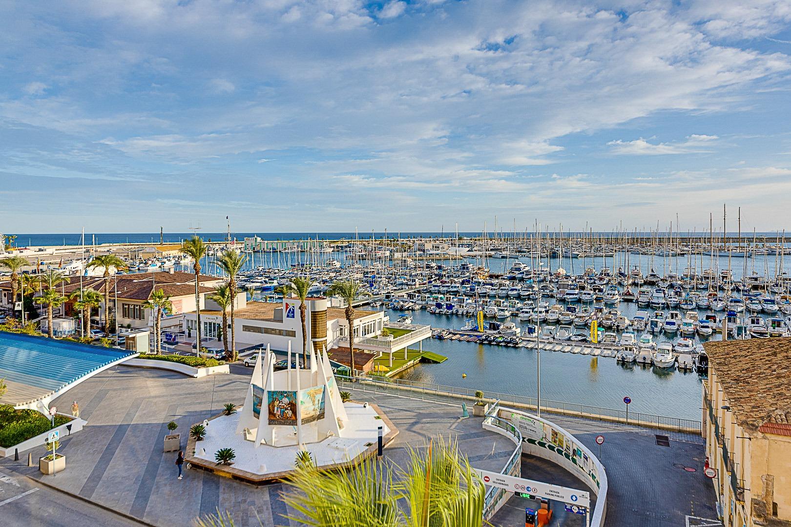 For sale - 3 Bedroom 1 Bathroom Town House in Torrevieja - Centro  - Alicante
