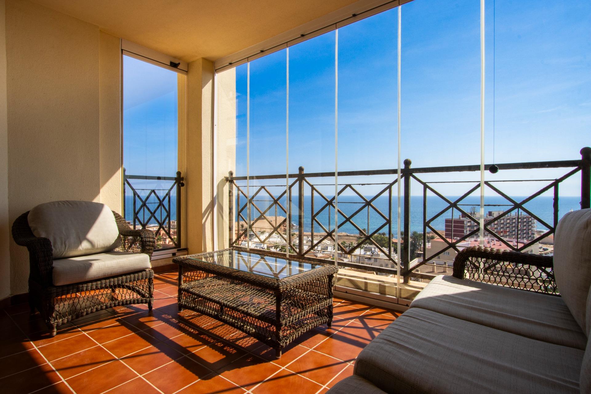 For sale - 3 Bedroom 2 Bathroom Apartment in Torrevieja - Los Frutales  - Alicante