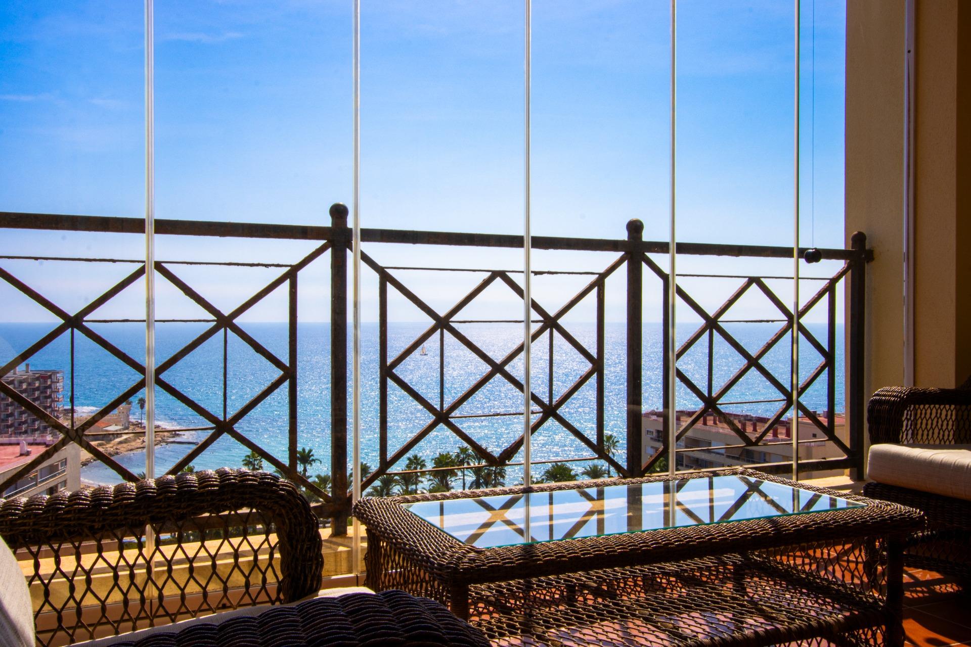 For sale - 3 Bedroom 2 Bathroom Apartment in Torrevieja - Los Frutales  - Alicante