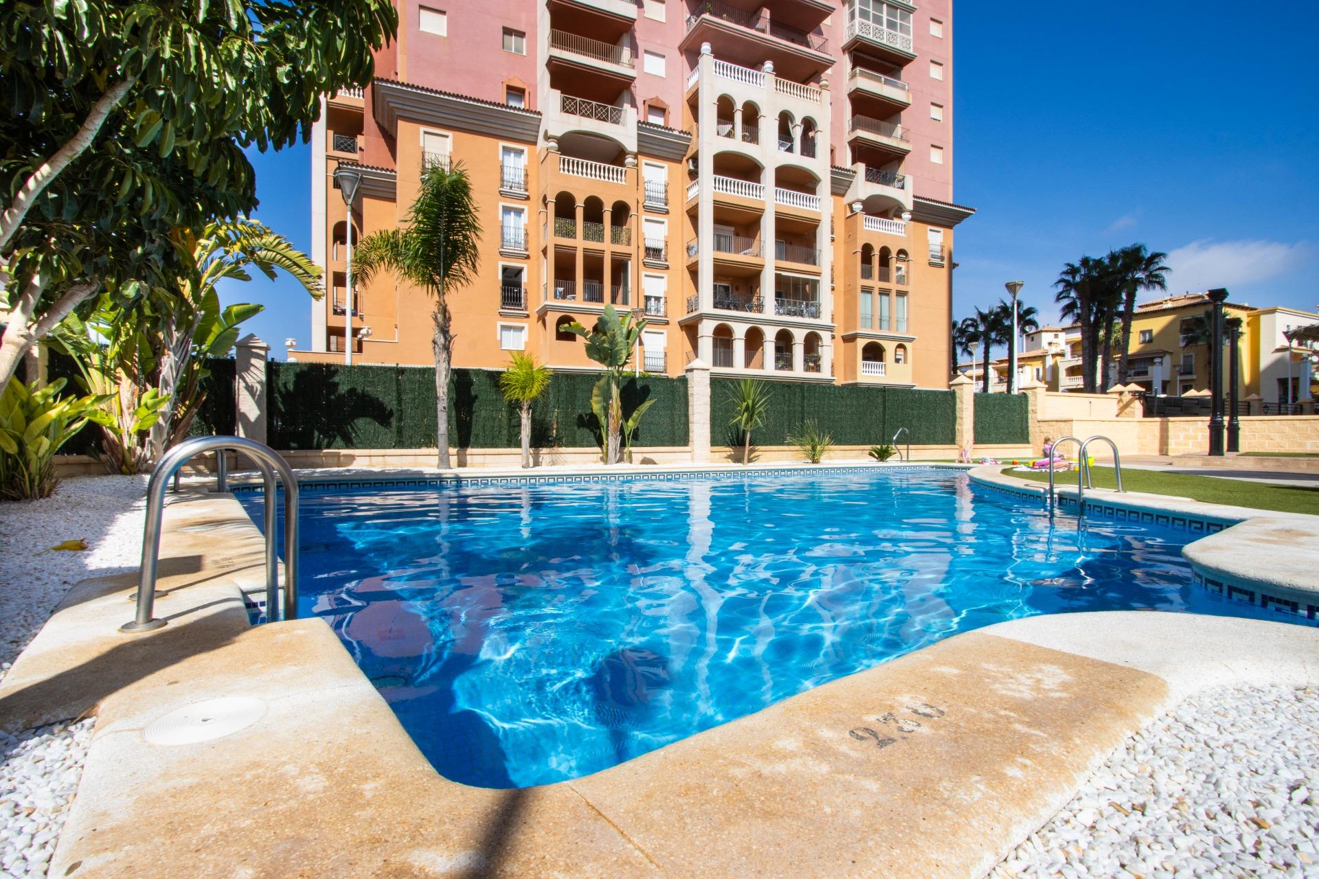 For sale - 3 Bedroom 2 Bathroom Apartment in Torrevieja - Los Frutales  - Alicante