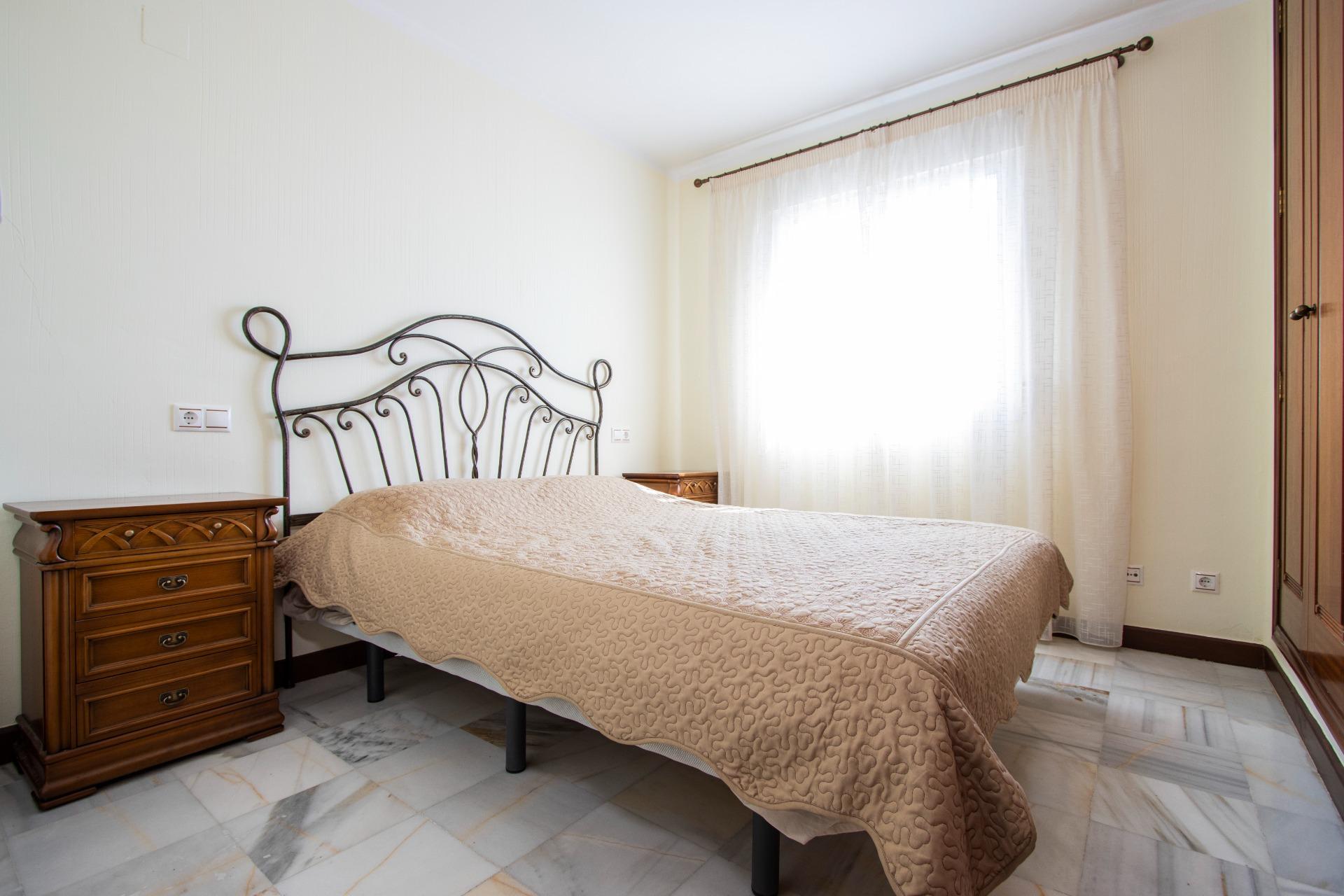 For sale - 3 Bedroom 2 Bathroom Apartment in Torrevieja - Los Frutales  - Alicante