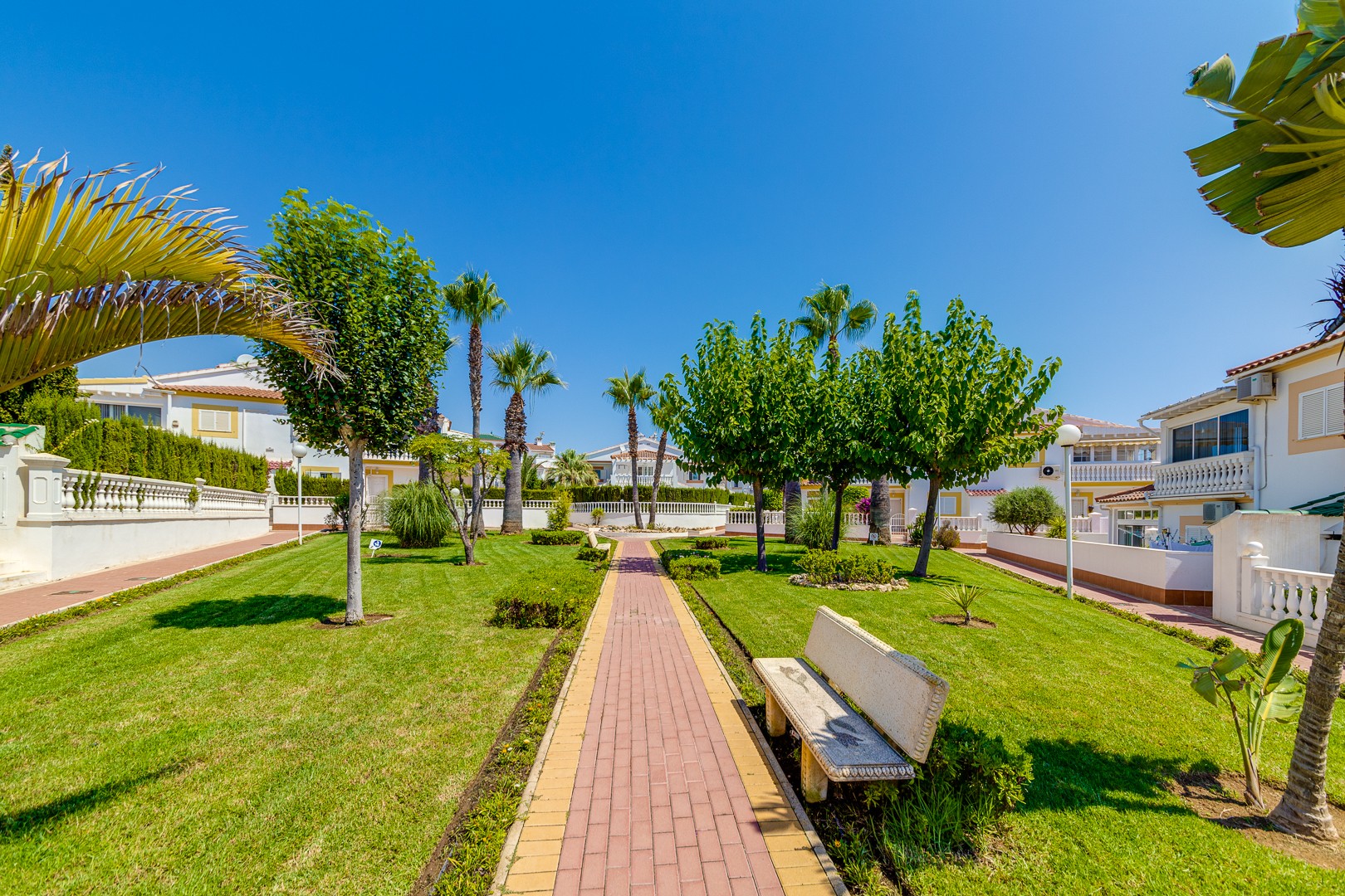 For sale - 2 Bedroom 1 Bathroom Top Floor Apartment in Playa Flamenca - Costa Blanca  - Alicante