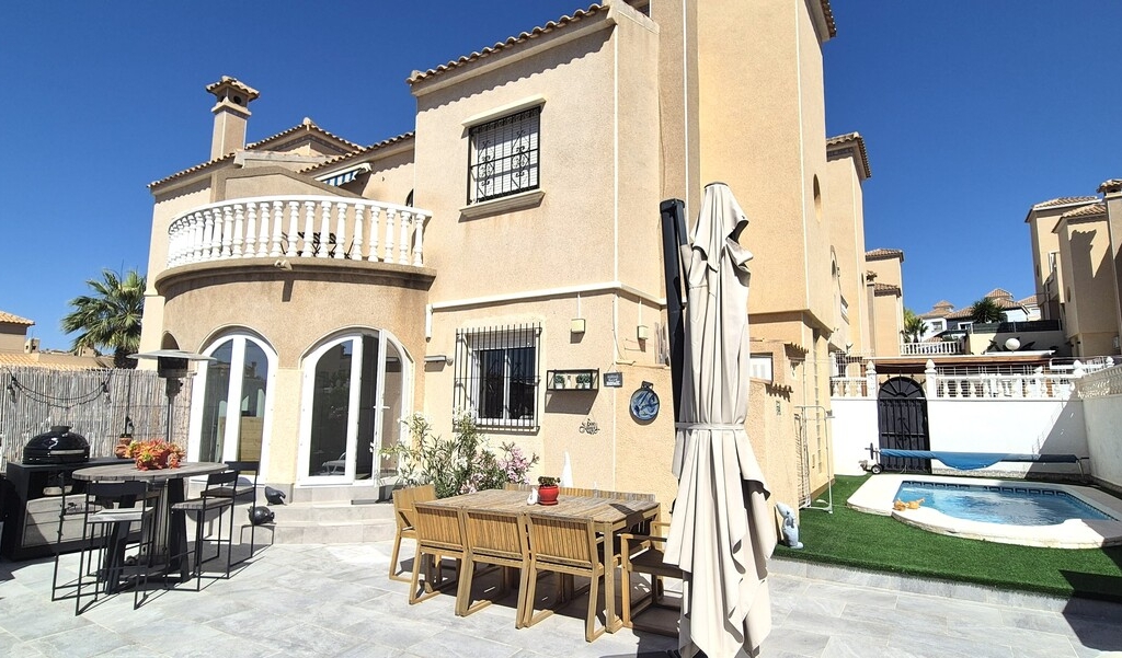 2 Bedroom 2 Bathroom Quad House in El Galan