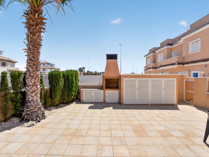 For sale - 3 Bedroom 2 Bathroom Town House in Lomas de Cabo Roig - Inland  - Alicante