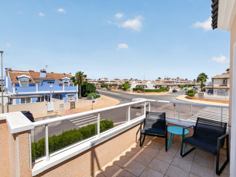 For sale - 3 Bedroom 2 Bathroom Town House in Lomas de Cabo Roig - Inland  - Alicante