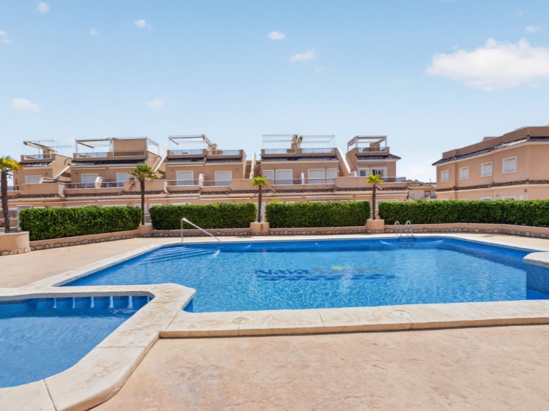 For sale - 3 Bedroom 2 Bathroom Town House in Lomas de Cabo Roig - Inland  - Alicante