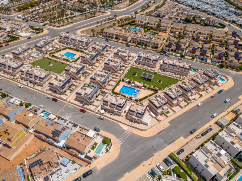 For sale - 3 Bedroom 2 Bathroom Town House in Lomas de Cabo Roig - Inland  - Alicante