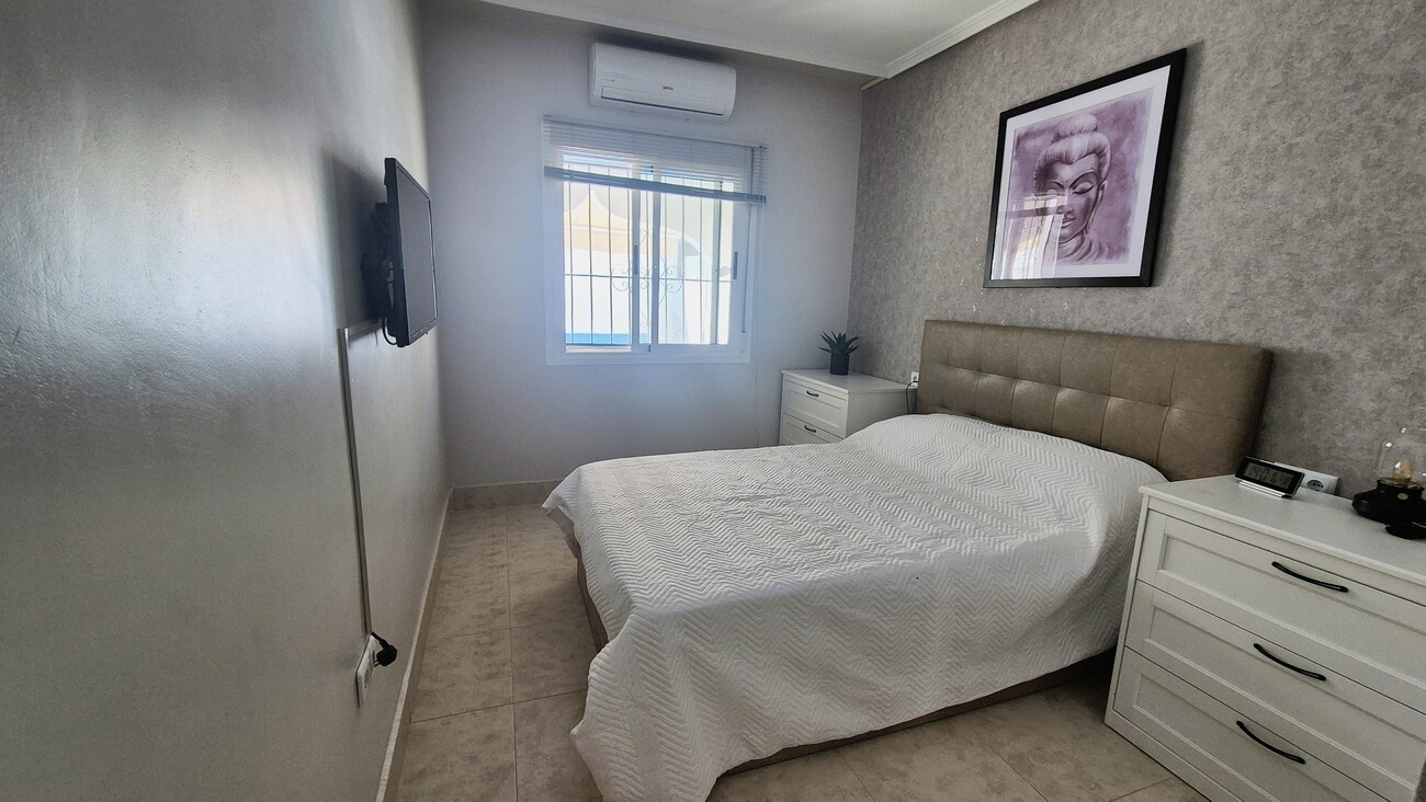 For sale - 2 Bedroom 1 Bathroom Semi Detached in Villamartin - Costa Blanca  - Alicante