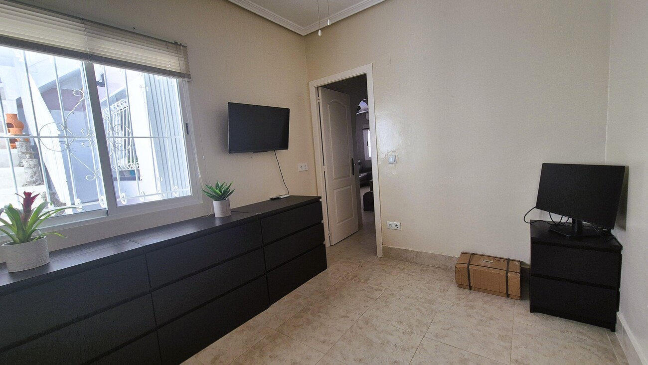 For sale - 2 Bedroom 1 Bathroom Semi Detached in Villamartin - Costa Blanca  - Alicante