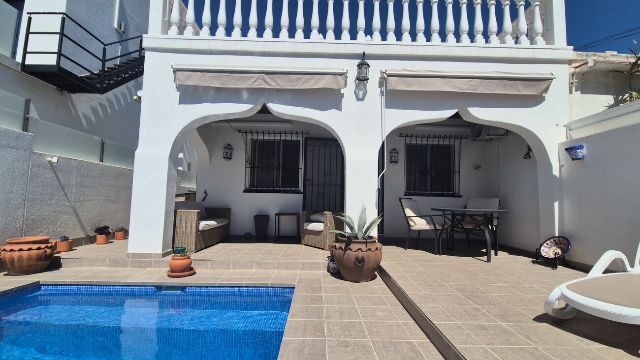 For sale - 2 Bedroom 1 Bathroom Semi Detached in Villamartin - Costa Blanca  - Alicante