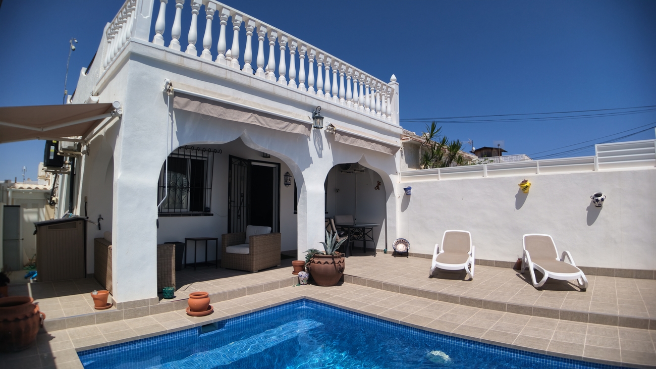 For sale - 2 Bedroom 1 Bathroom Semi Detached in Villamartin - Costa Blanca  - Alicante