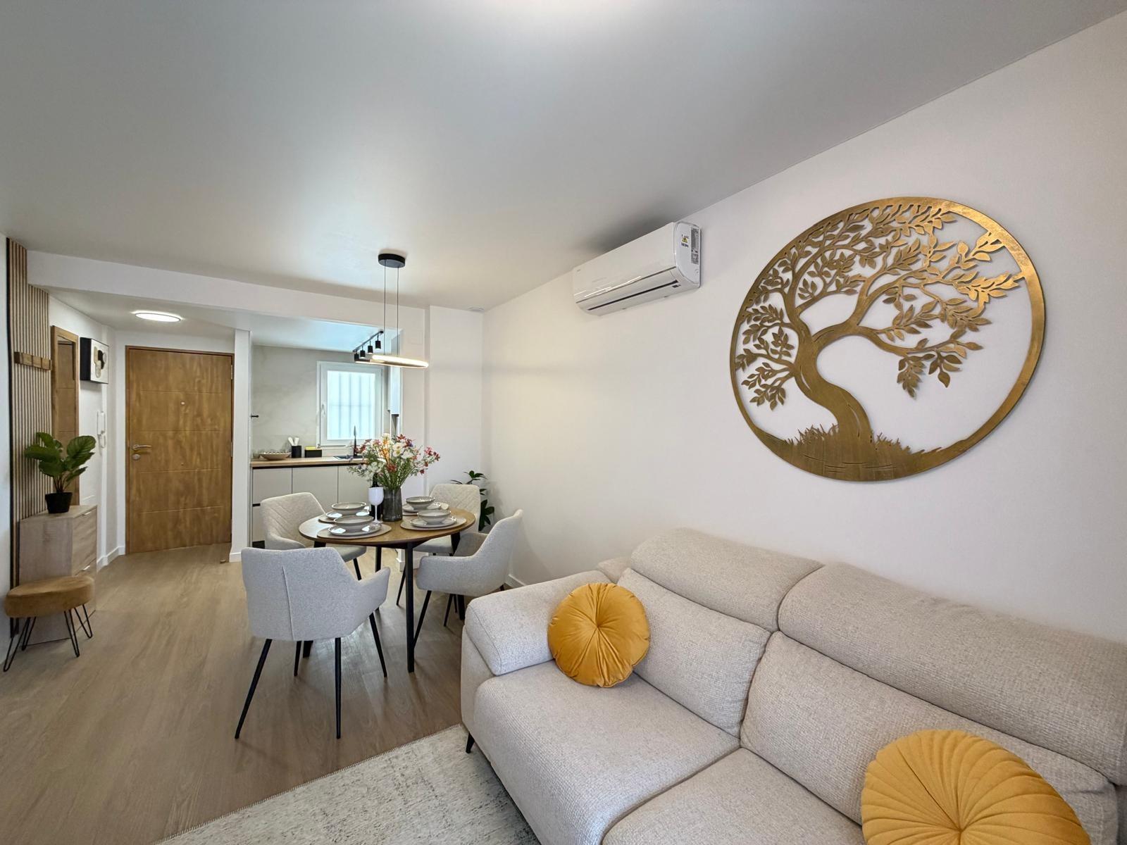 For sale - 2 Bedroom 1 Bathroom Apartment in Torrevieja - Nueva Torrevieja  - Alicante