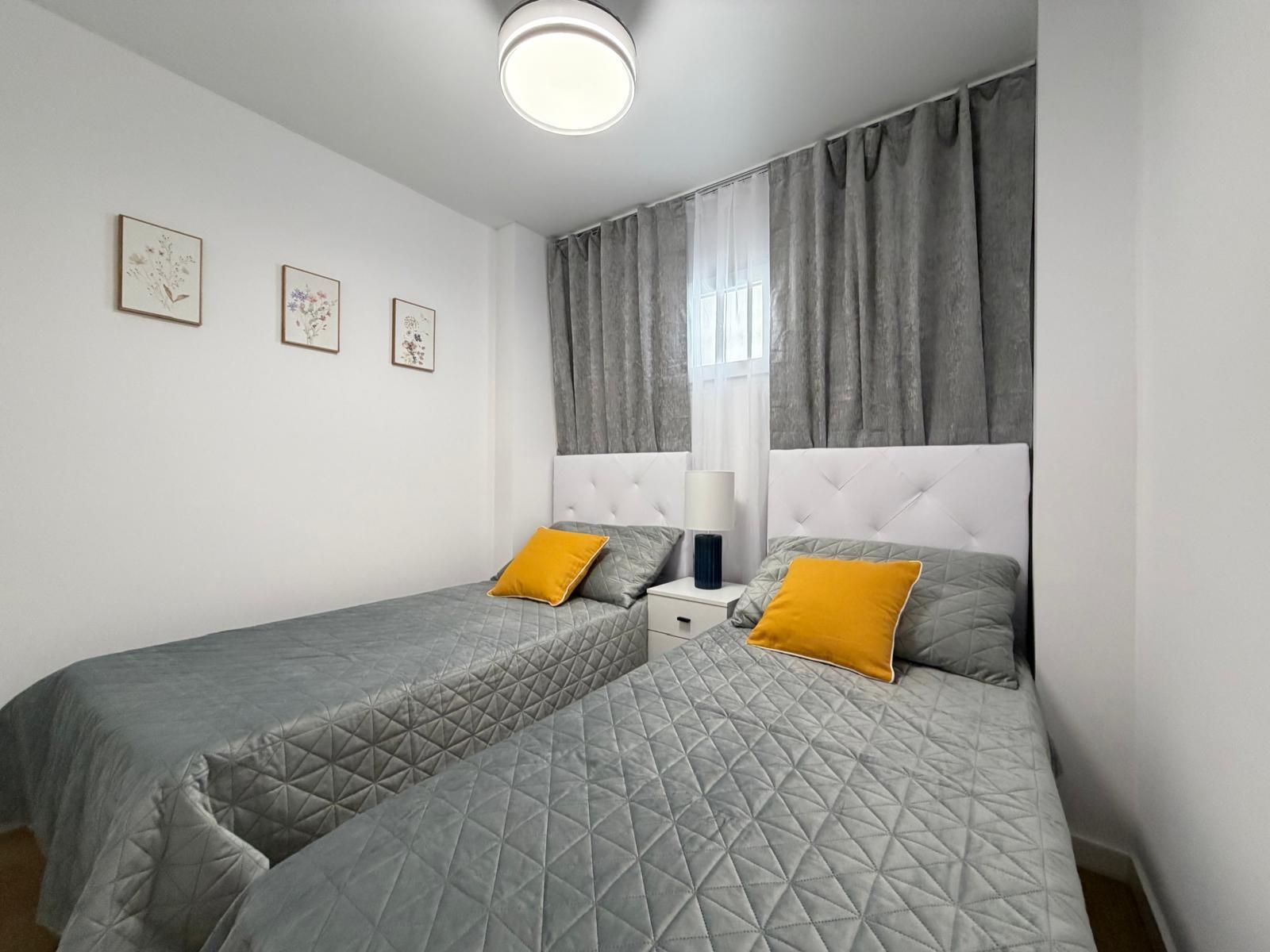 For sale - 2 Bedroom 1 Bathroom Apartment in Torrevieja - Nueva Torrevieja  - Alicante