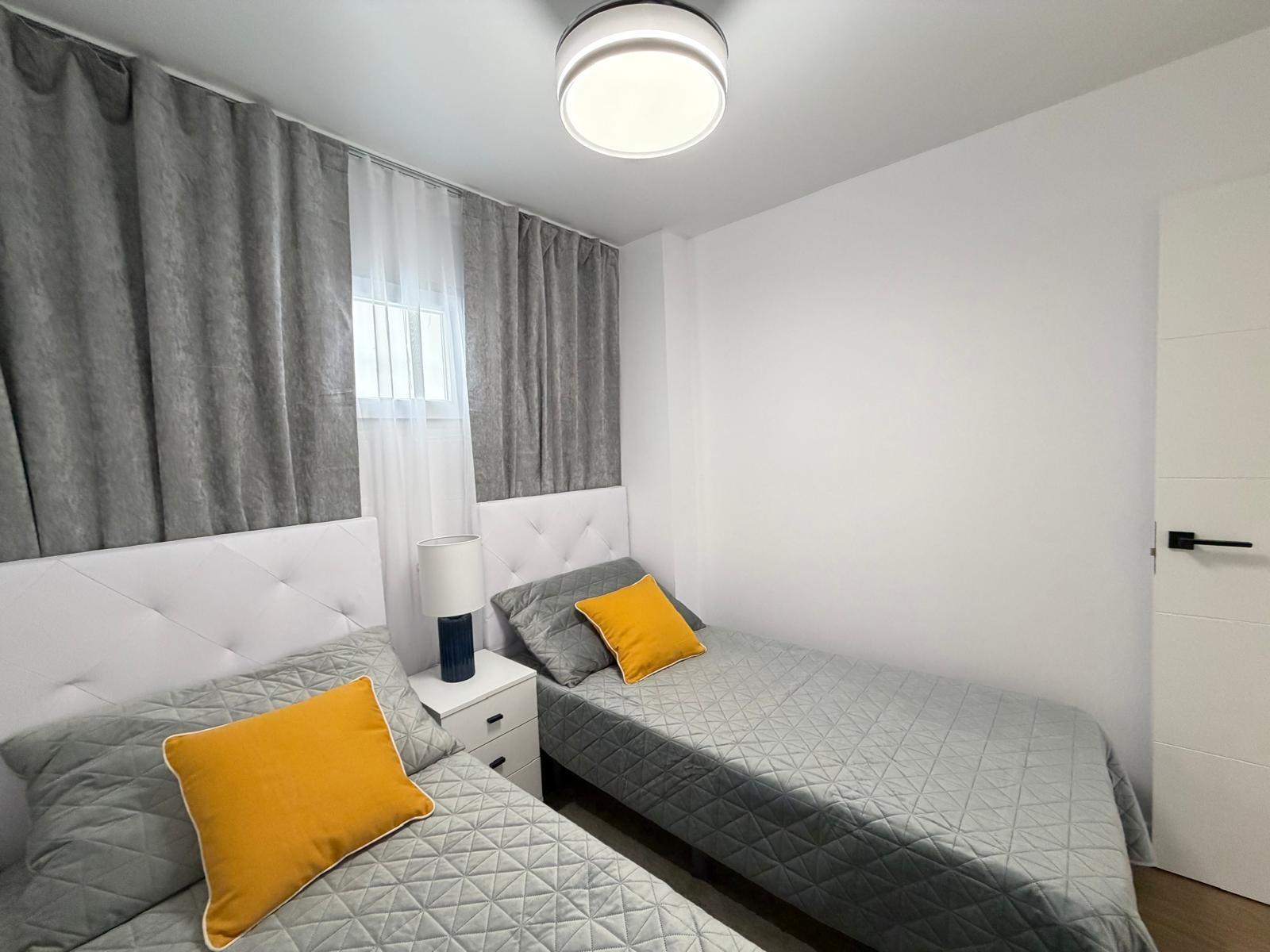 For sale - 2 Bedroom 1 Bathroom Apartment in Torrevieja - Nueva Torrevieja  - Alicante