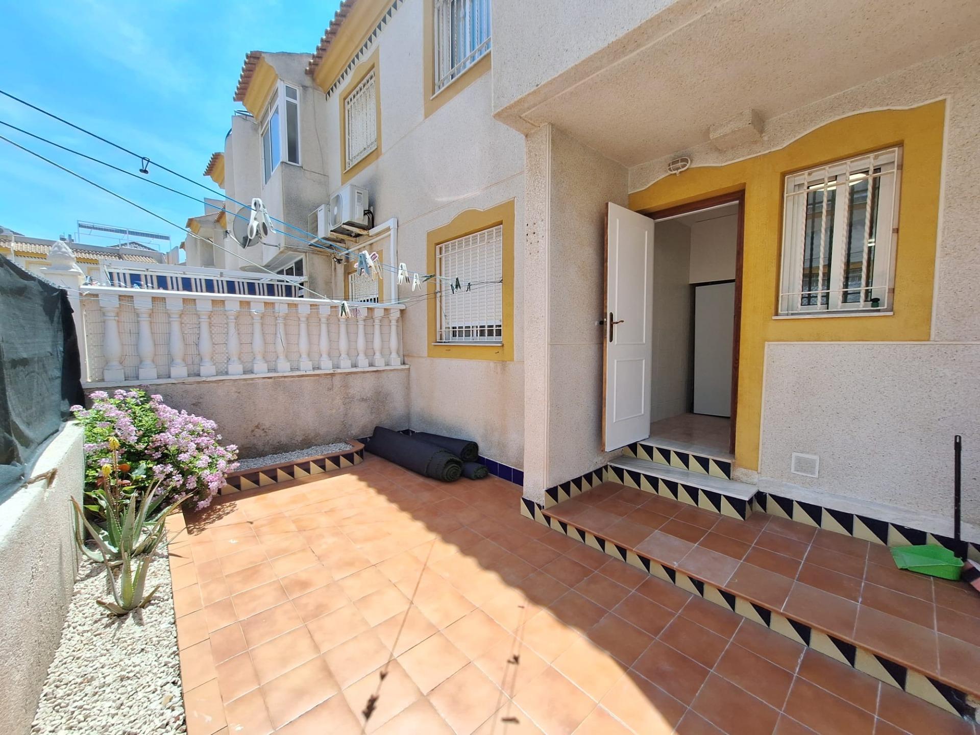 For sale - 2 Bedroom 1 Bathroom Bungalow in Torrevieja - Sector 25  - Alicante