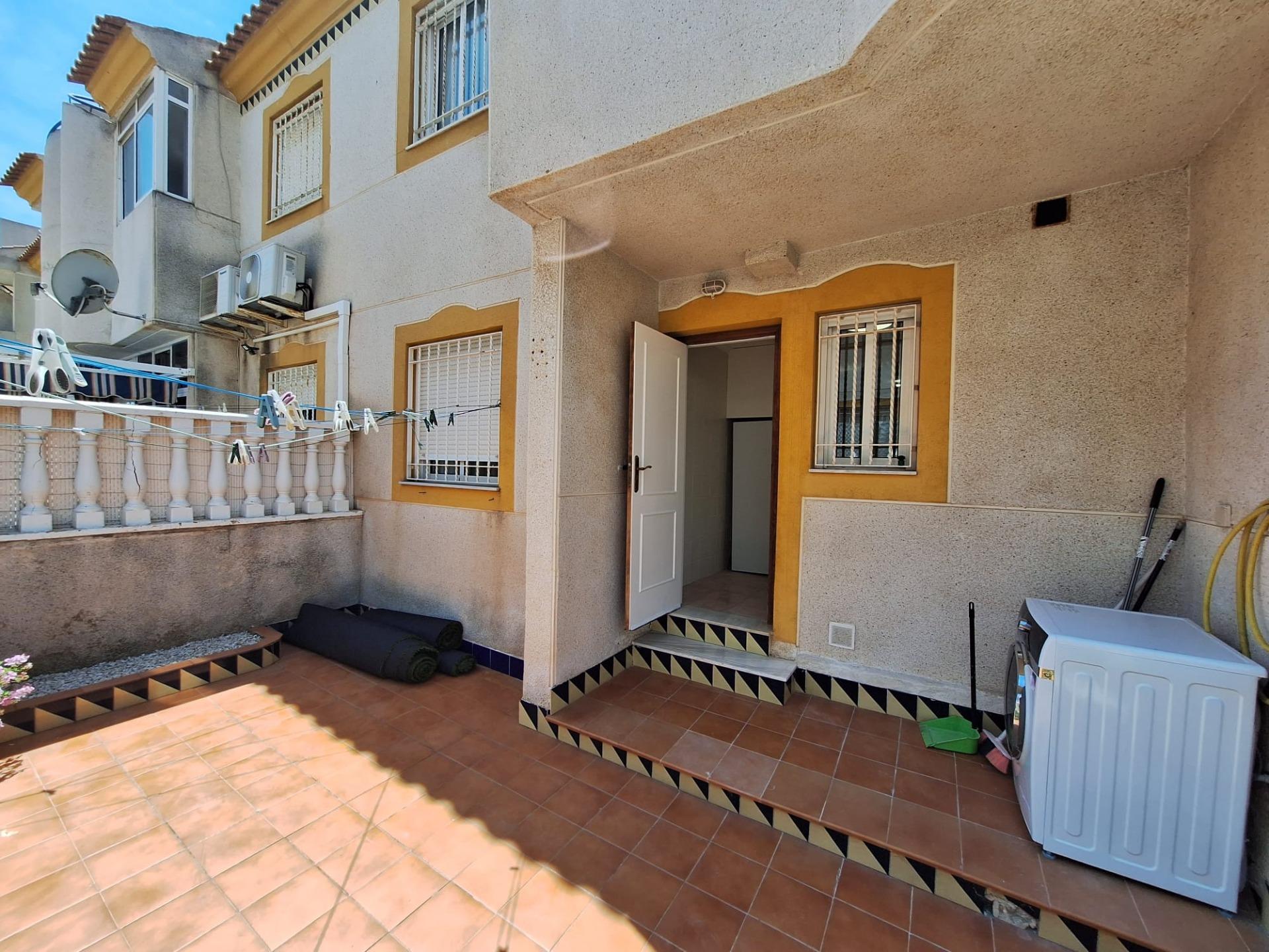 For sale - 2 Bedroom 1 Bathroom Bungalow in Torrevieja - Sector 25  - Alicante