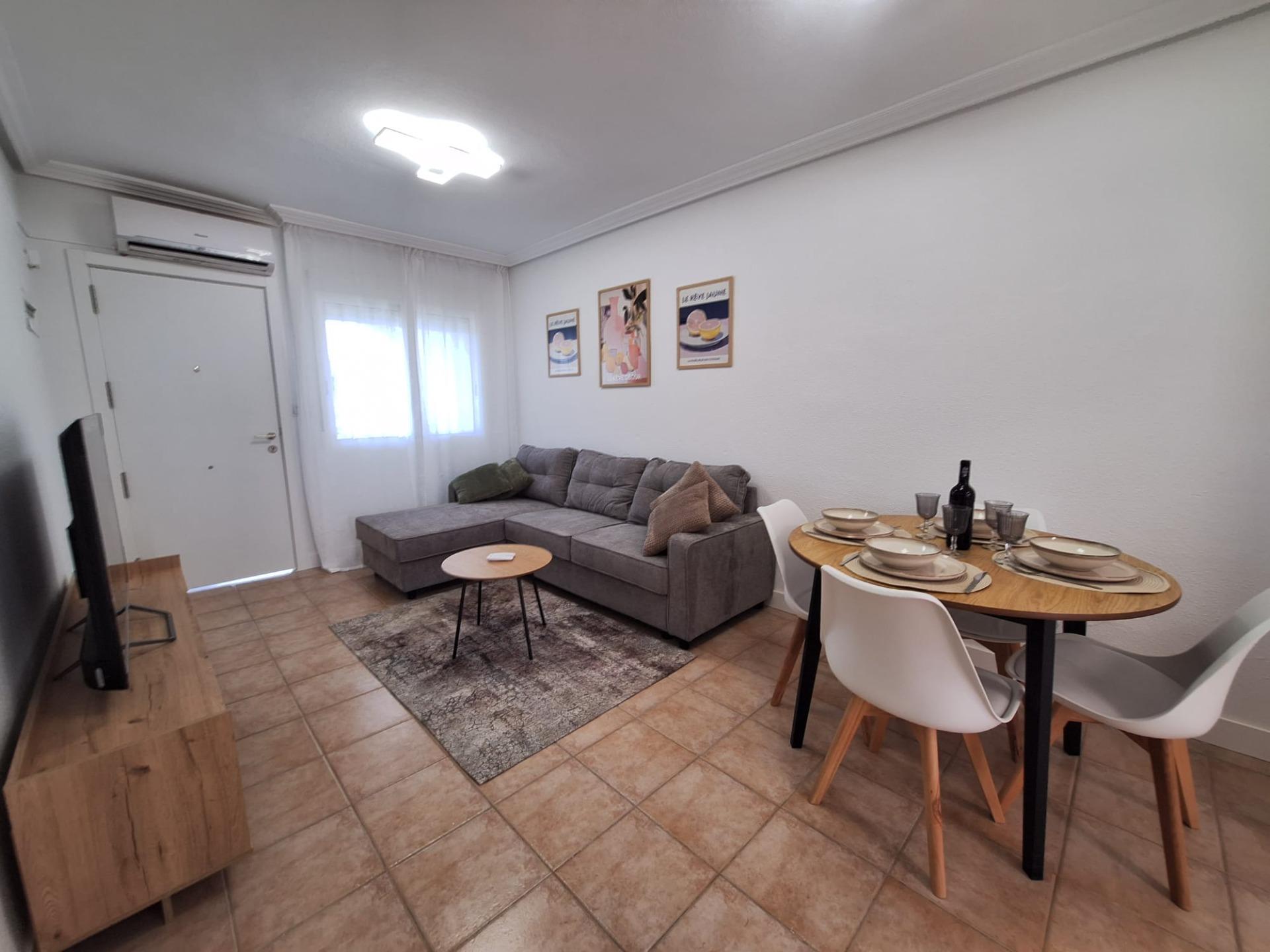 For sale - 2 Bedroom 1 Bathroom Bungalow in Torrevieja - Sector 25  - Alicante