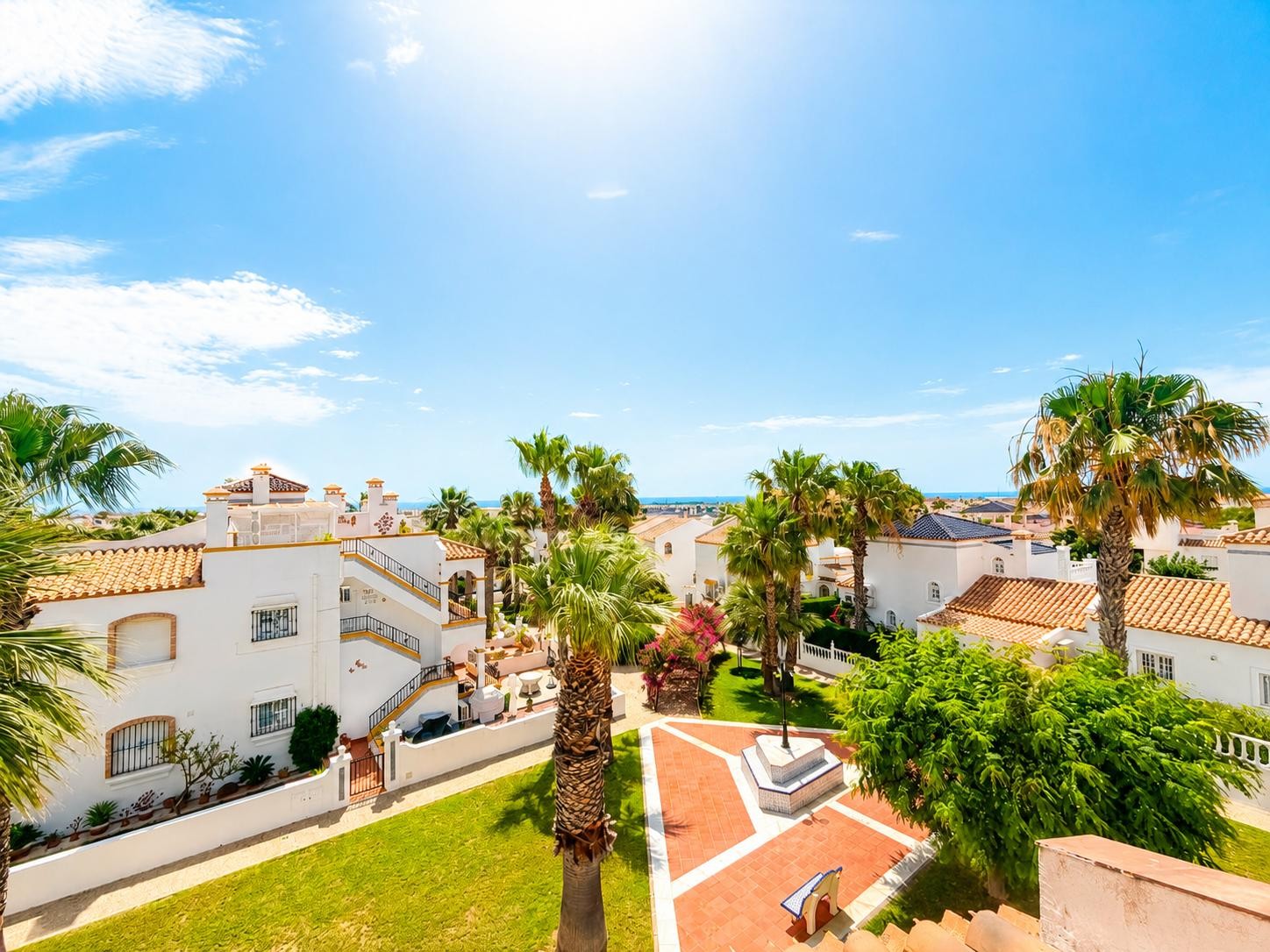 For sale - 2 Bedroom 2 Bathroom Top Floor Apartment in Villamartin - Inland  - Alicante