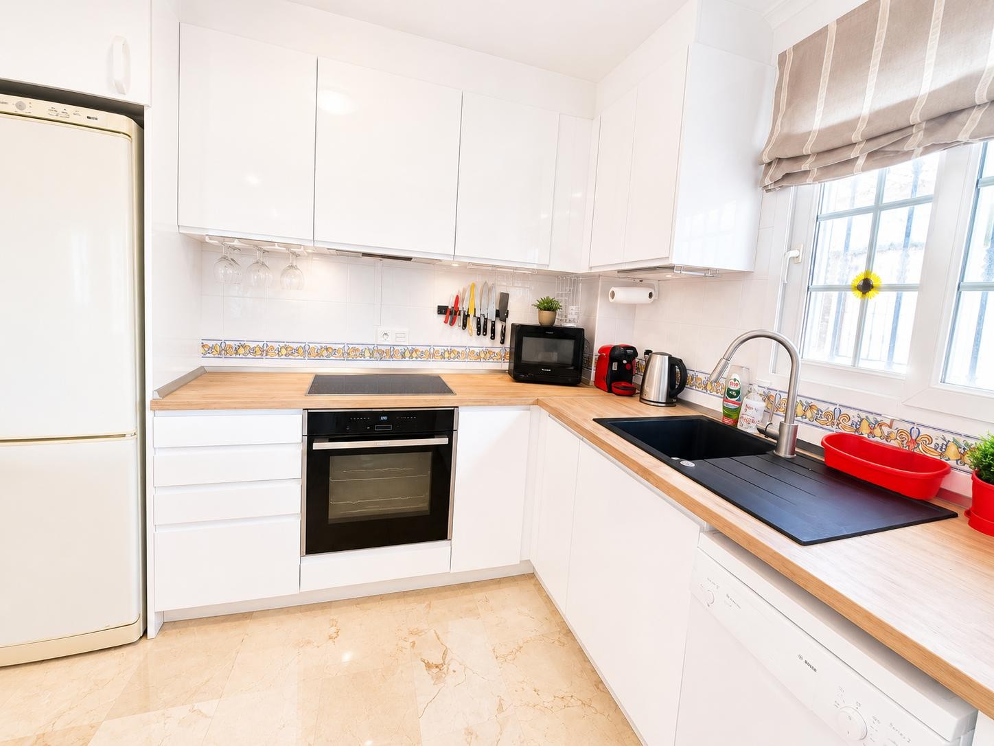 For sale - 2 Bedroom 2 Bathroom Top Floor Apartment in Villamartin - Inland  - Alicante
