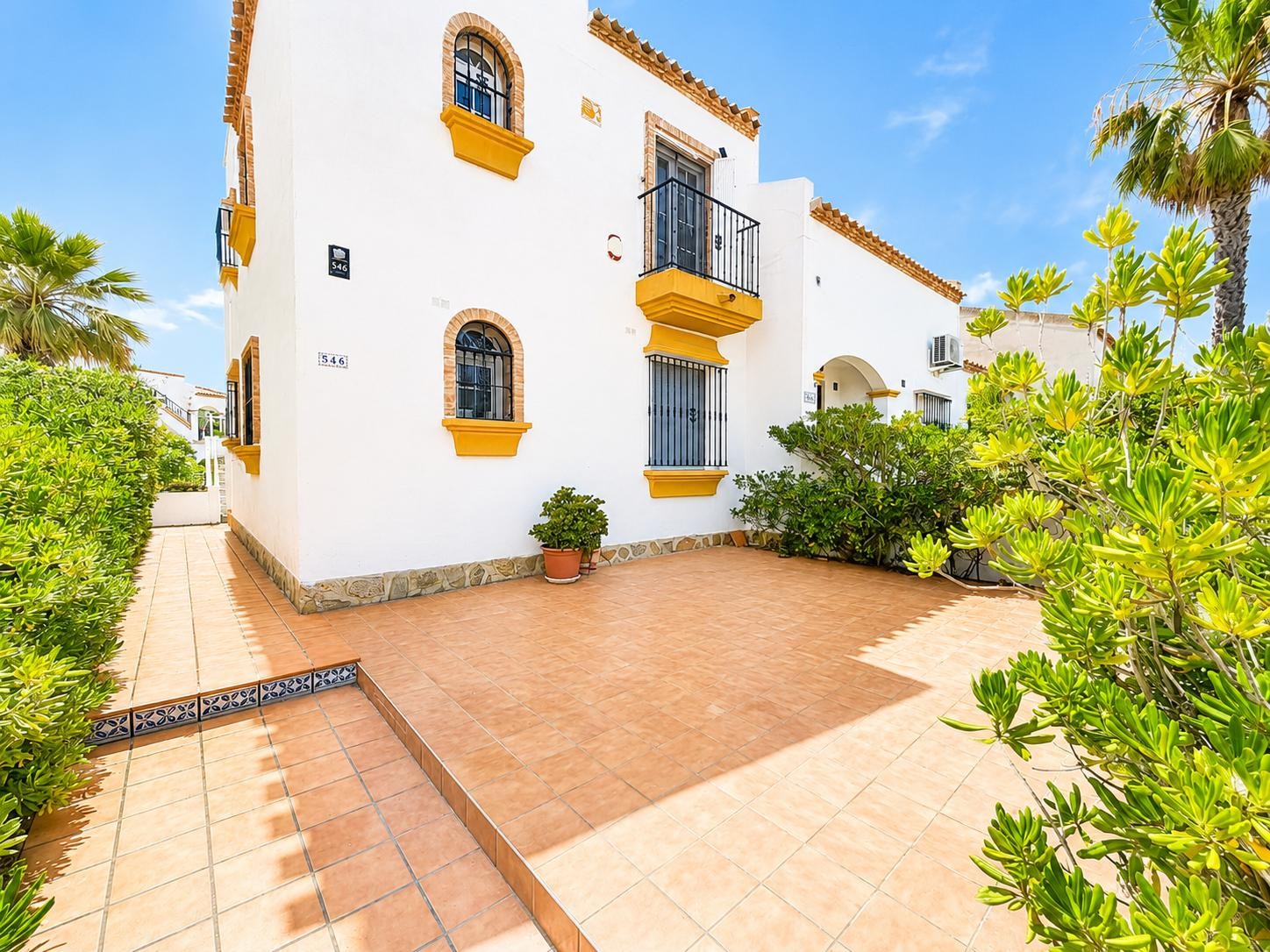 For sale - 2 Bedroom 2 Bathroom Top Floor Apartment in Villamartin - Inland  - Alicante