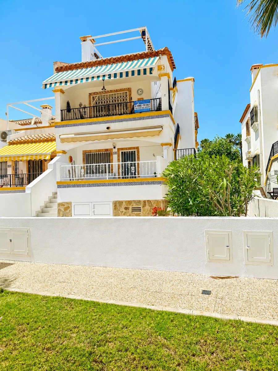 For sale - 2 Bedroom 2 Bathroom Top Floor Apartment in Villamartin - Inland  - Alicante