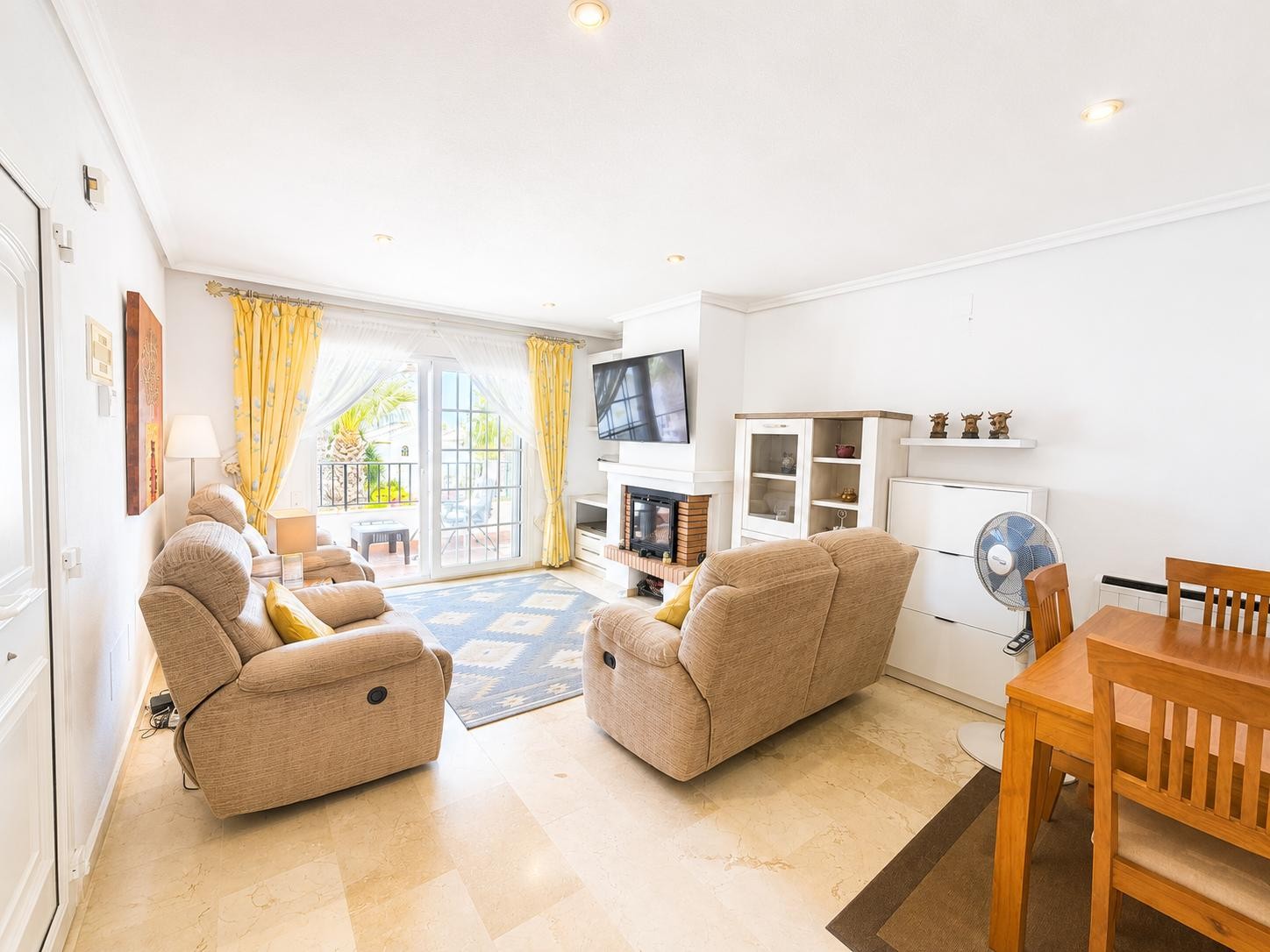 For sale - 2 Bedroom 2 Bathroom Top Floor Apartment in Villamartin - Inland  - Alicante