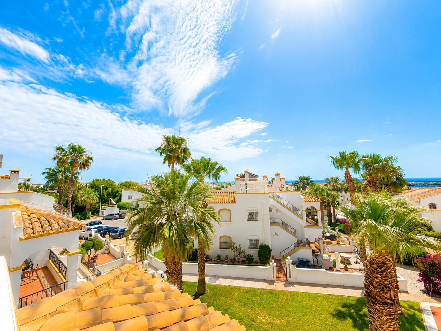 For sale - 2 Bedroom 2 Bathroom Top Floor Apartment in Villamartin - Inland  - Alicante