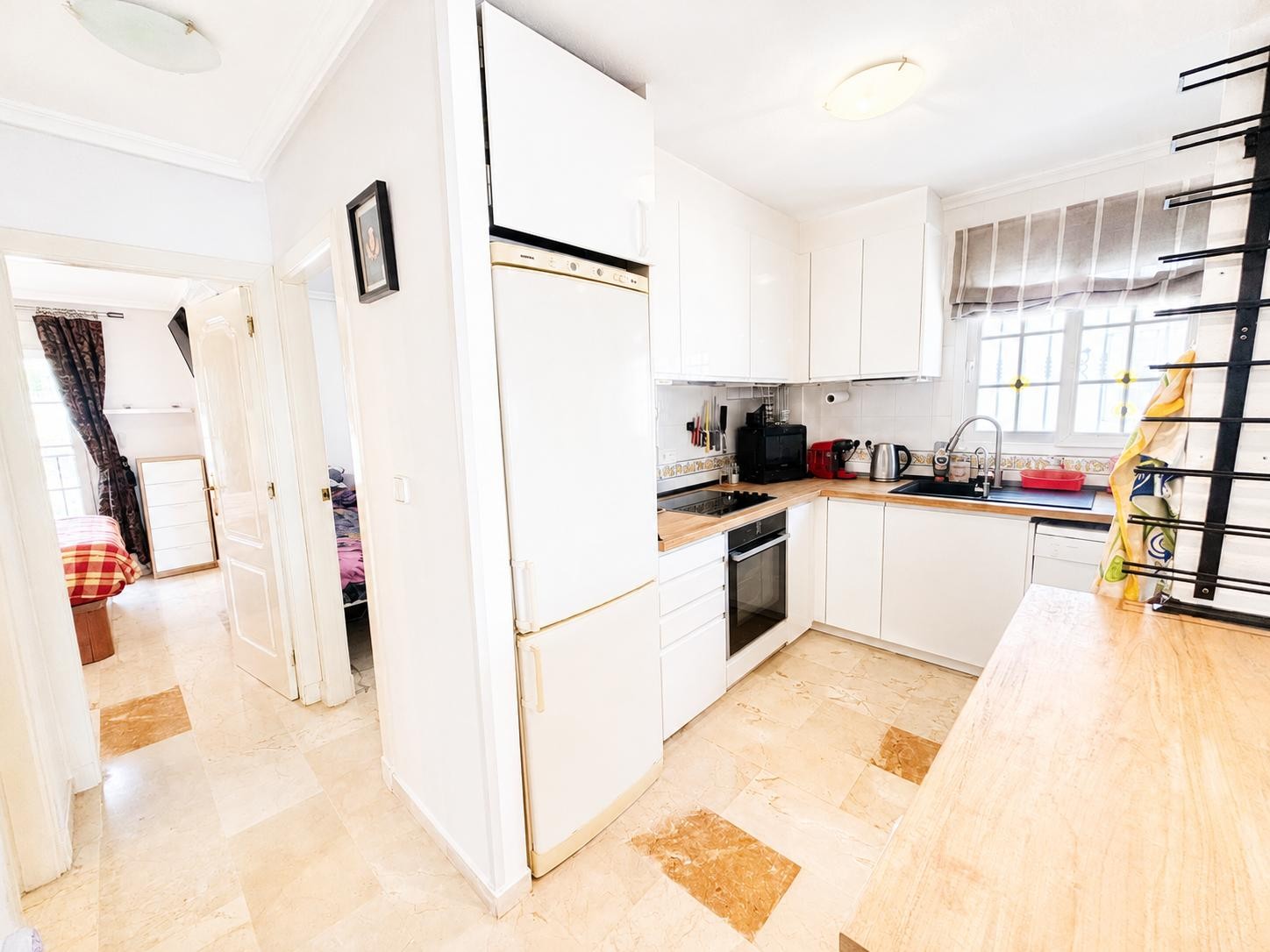 For sale - 2 Bedroom 2 Bathroom Top Floor Apartment in Villamartin - Inland  - Alicante