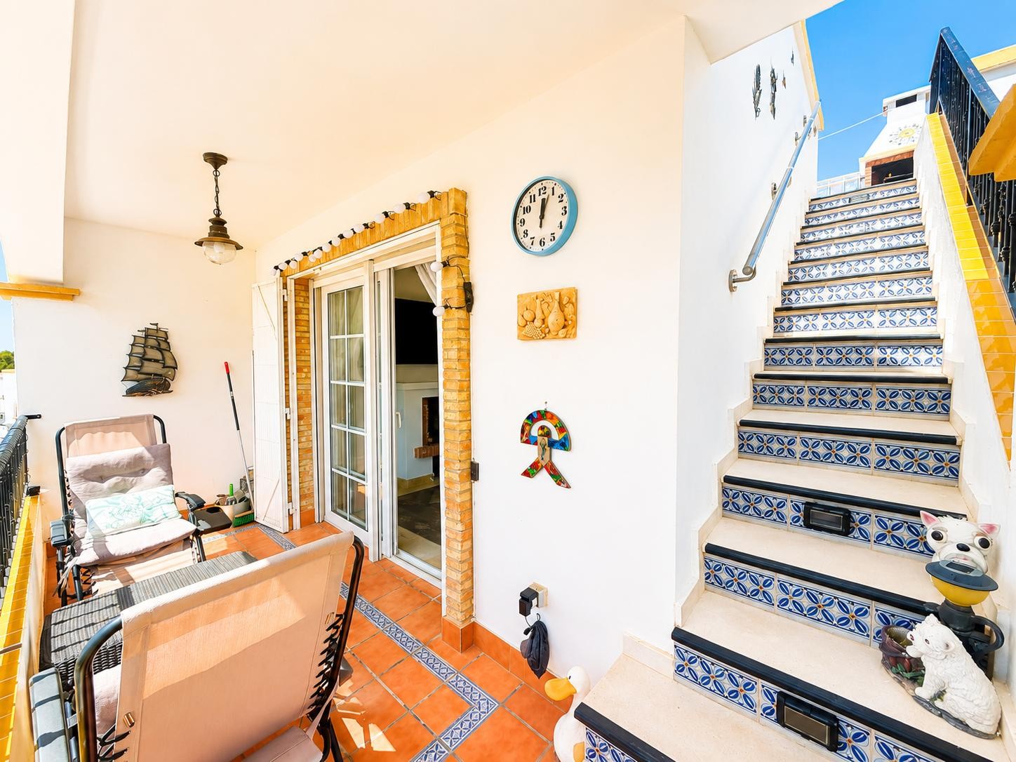 For sale - 2 Bedroom 2 Bathroom Top Floor Apartment in Villamartin - Inland  - Alicante