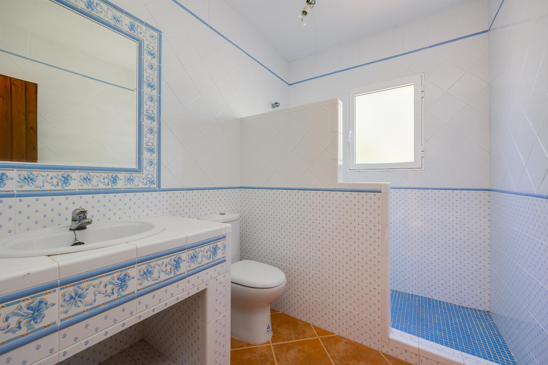 For sale - 5 Bedroom 3 Bathroom Villa in San Miguel de Salinas - Inland  - Alicante