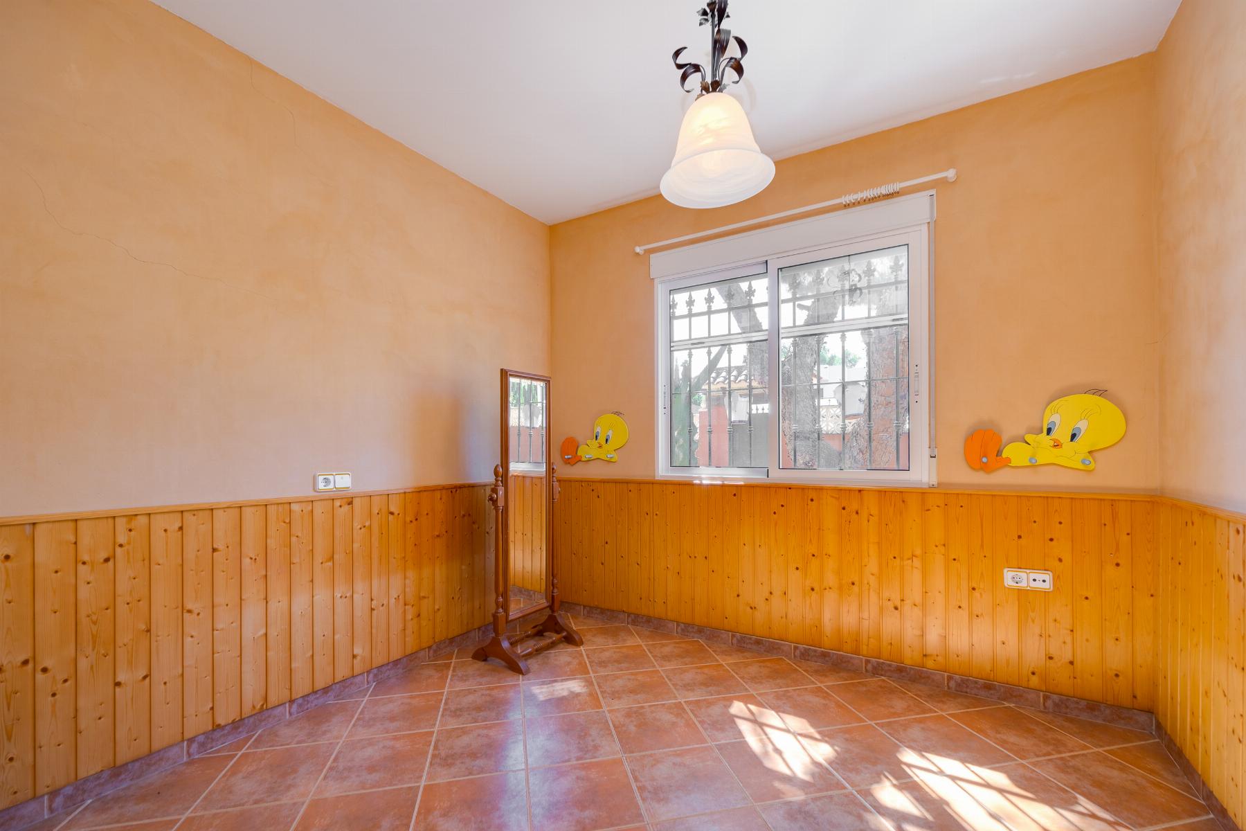 For sale - 5 Bedroom 3 Bathroom Villa in San Miguel de Salinas - Inland  - Alicante