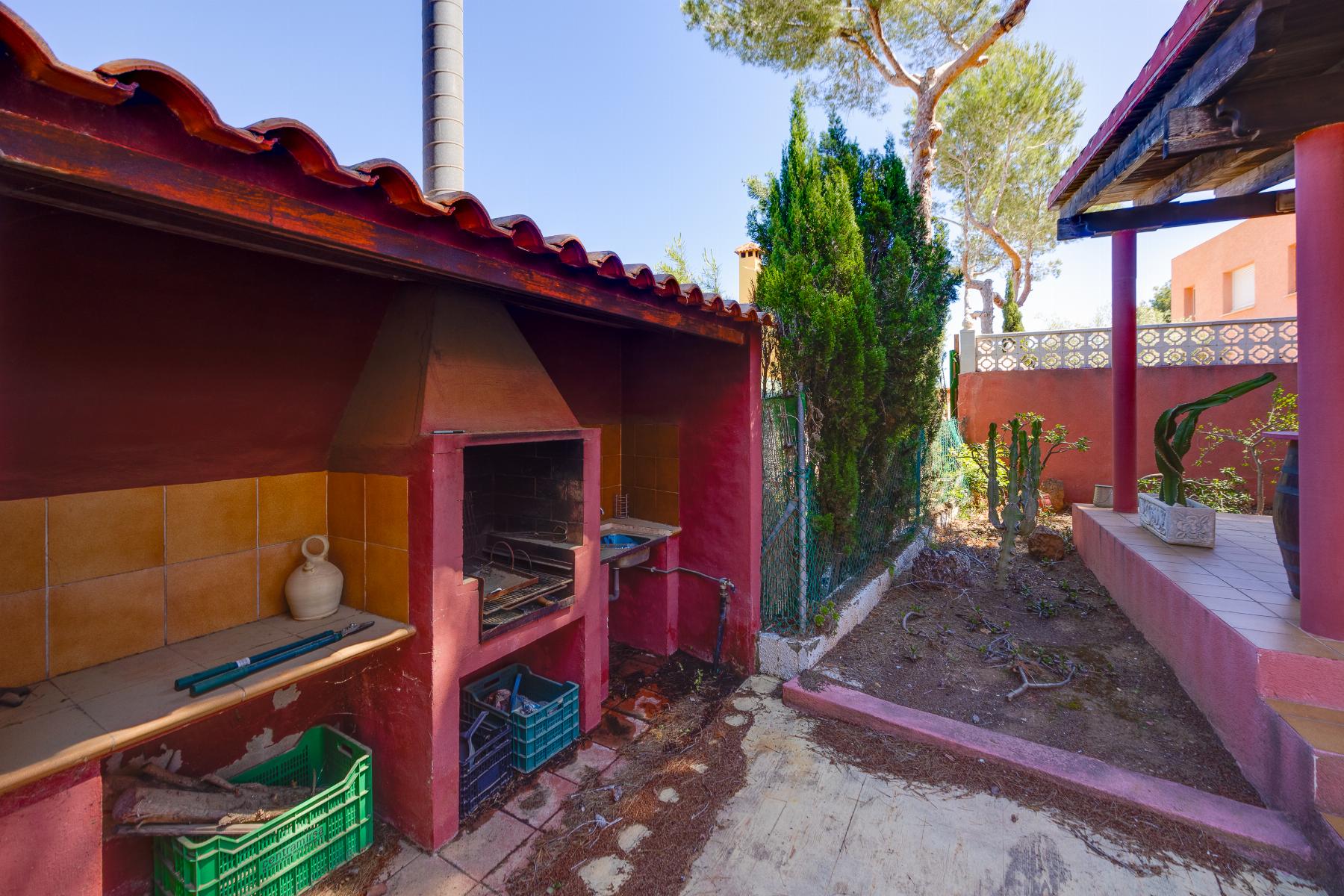 For sale - 5 Bedroom 3 Bathroom Villa in San Miguel de Salinas - Inland  - Alicante