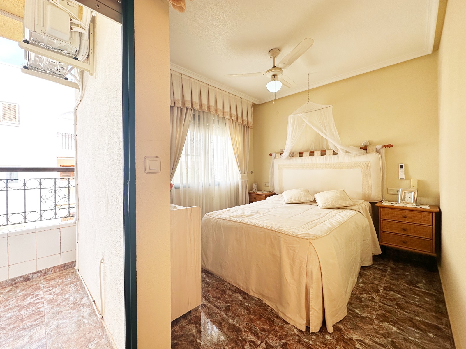 For sale - 3 Bedroom 2 Bathroom Villa in Orihuela Costa - La Zenia  - Alicante