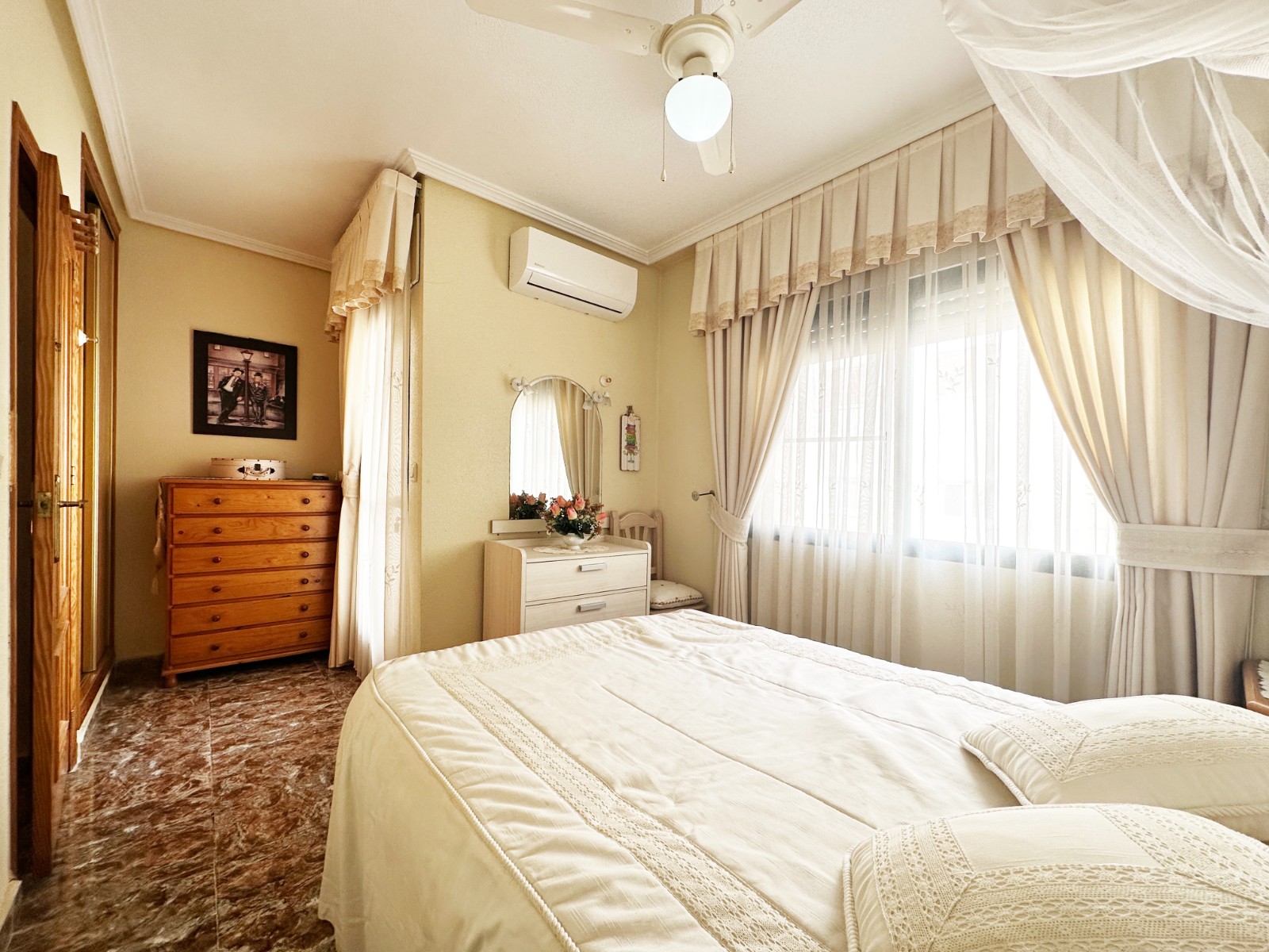 For sale - 3 Bedroom 2 Bathroom Villa in Orihuela Costa - La Zenia  - Alicante