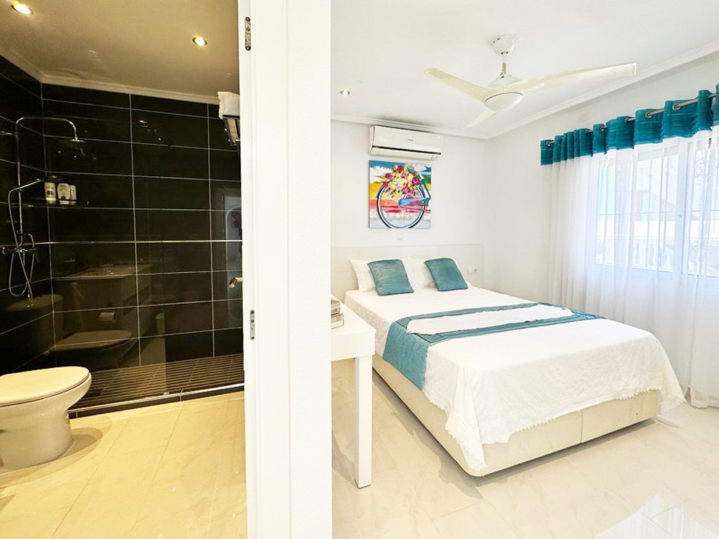 For sale - 4 Bedroom 4 Bathroom Detached Villa in San Miguel de Salinas - San Miguel de Salinas  - Alicante