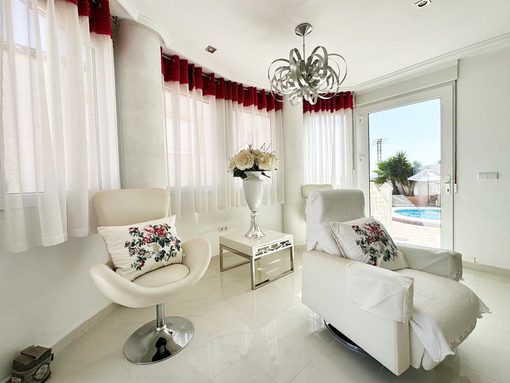 For sale - 4 Bedroom 4 Bathroom Detached Villa in San Miguel de Salinas - San Miguel de Salinas  - Alicante