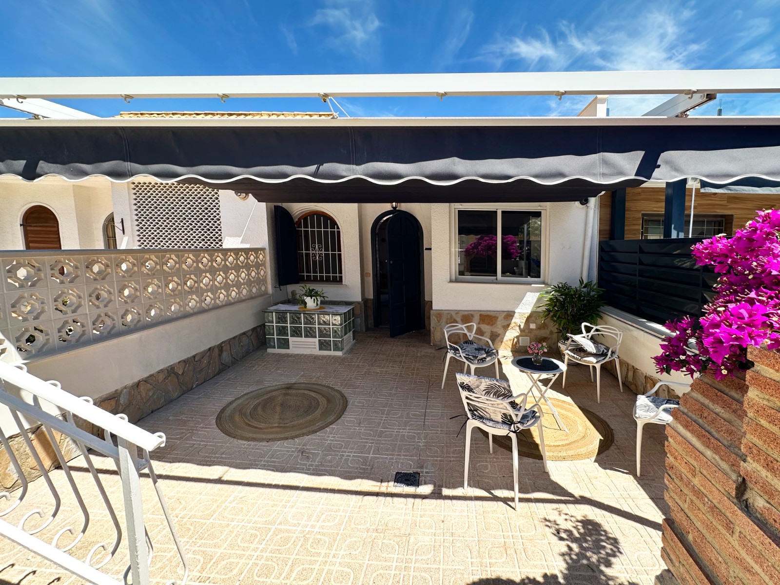 For sale - 3 Bedroom 3 Bathroom Townhouse in La Zenia - La Zenia  - Alicante