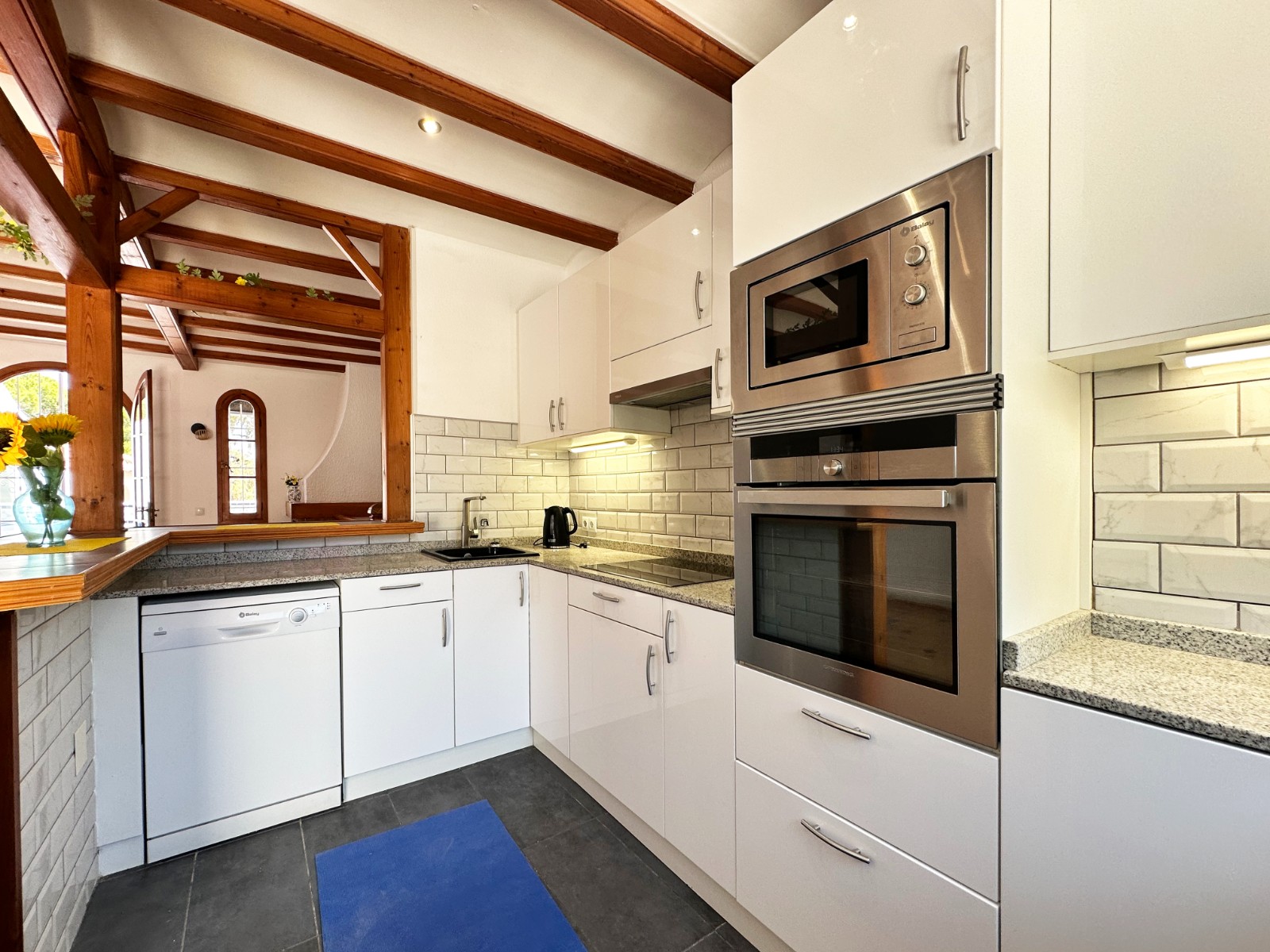 For sale - 3 Bedroom 3 Bathroom Townhouse in La Zenia - La Zenia  - Alicante