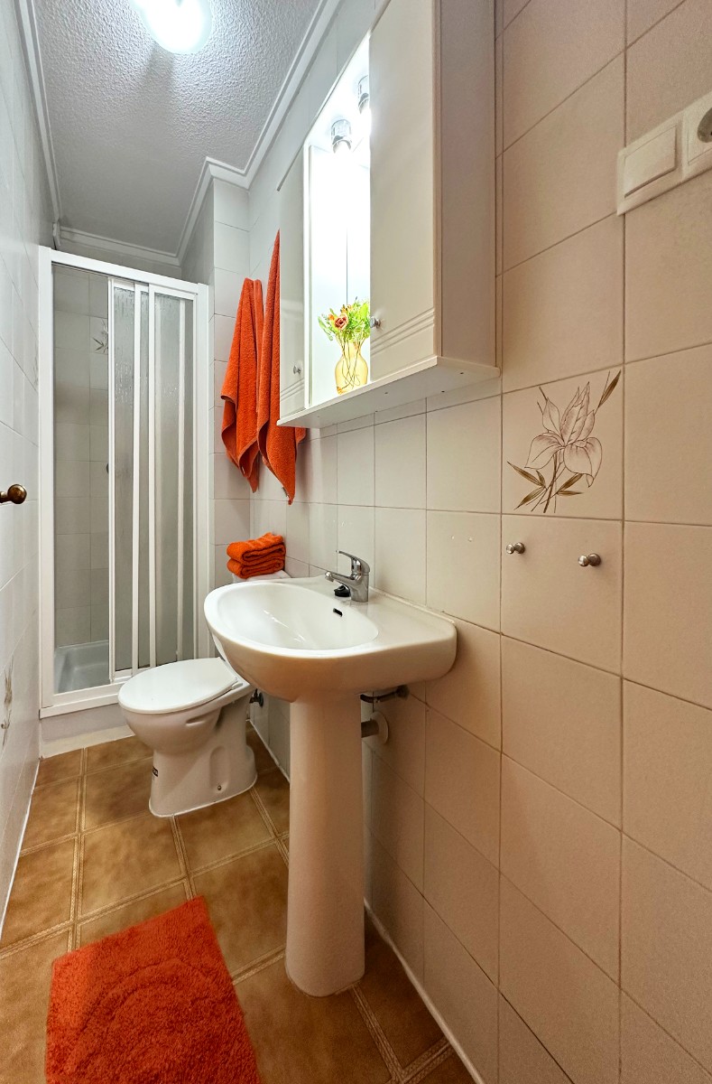 For sale - 3 Bedroom 3 Bathroom Townhouse in La Zenia - La Zenia  - Alicante