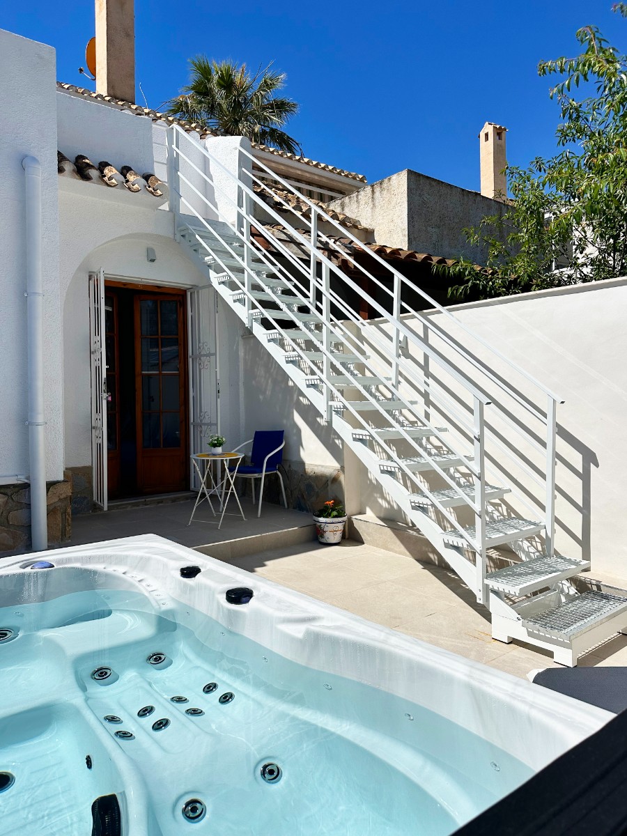 For sale - 3 Bedroom 3 Bathroom Townhouse in La Zenia - La Zenia  - Alicante