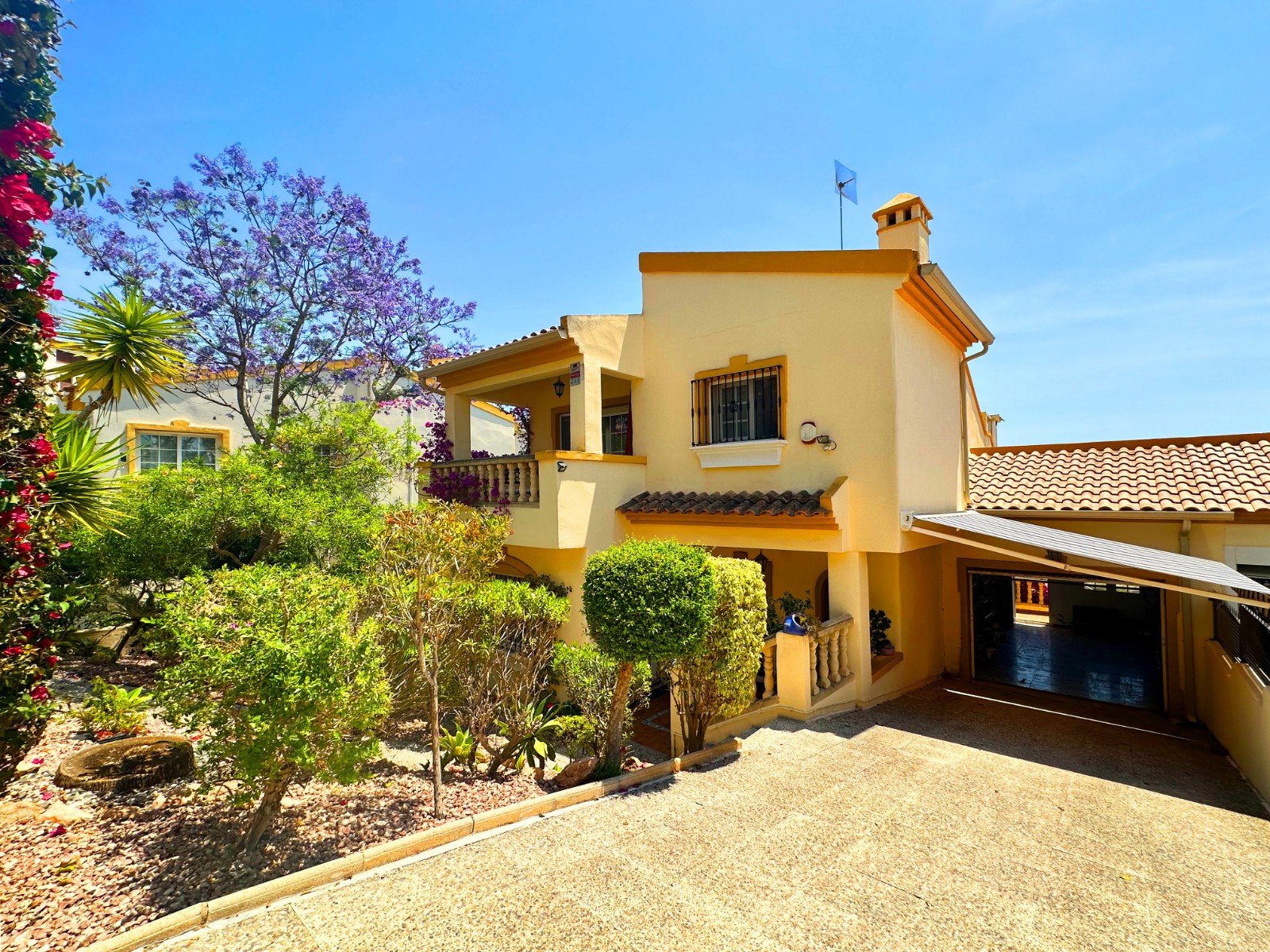 For sale - 3 Bedroom 3 Bathroom Villa in Villamartin - Las Ramblas  - Alicante