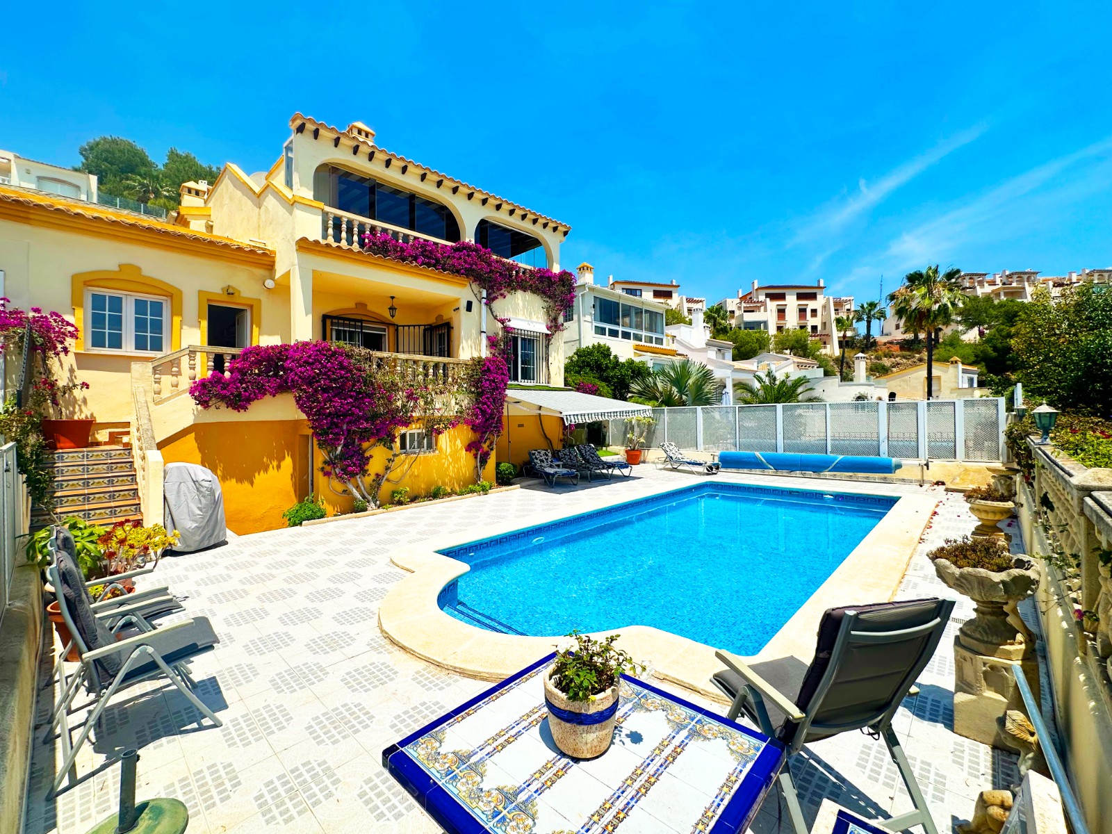 For sale - 3 Bedroom 3 Bathroom Villa in Villamartin - Las Ramblas  - Alicante