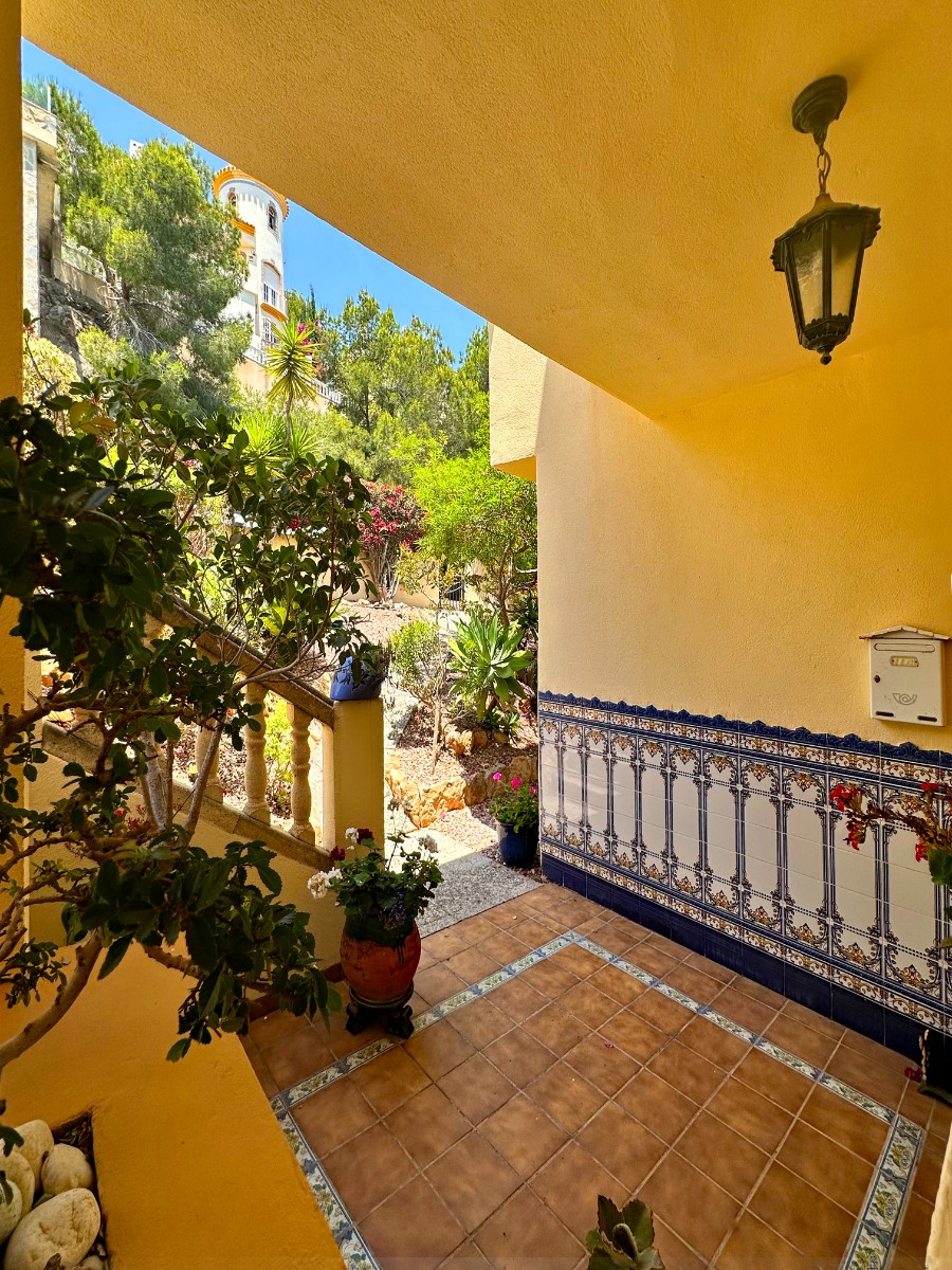 For sale - 3 Bedroom 3 Bathroom Villa in Villamartin - Las Ramblas  - Alicante